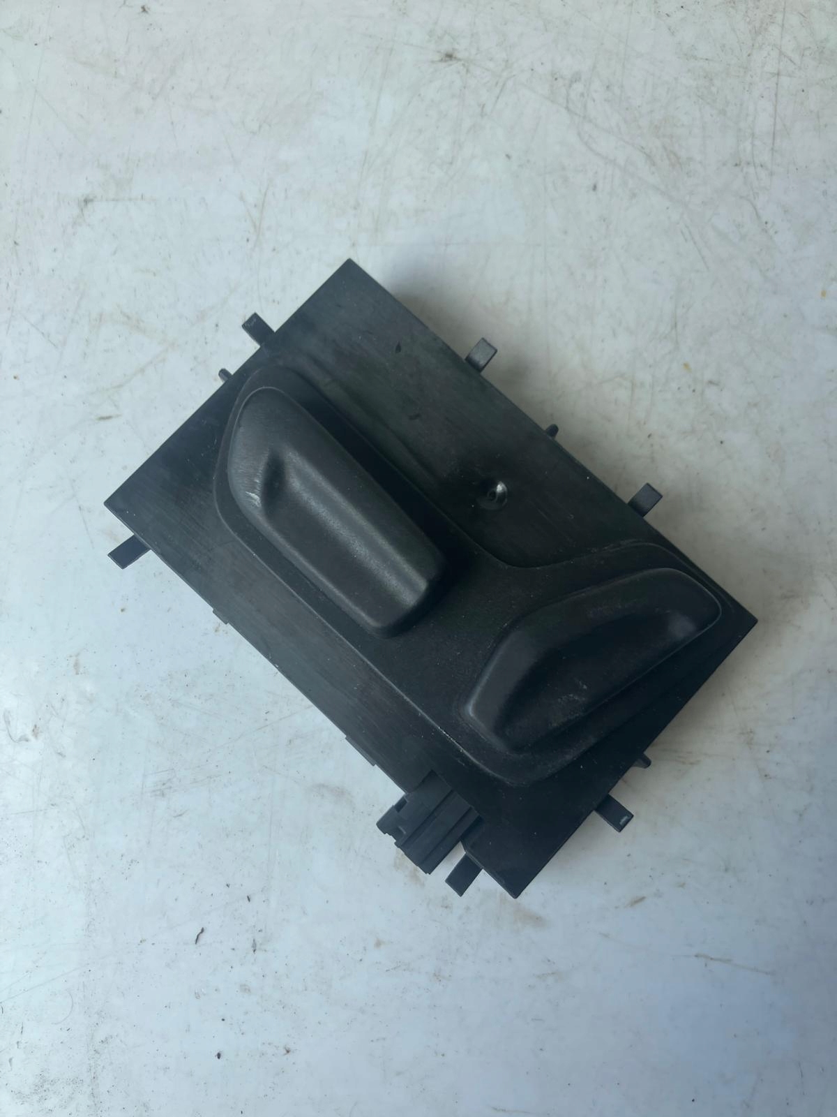 PANEL switch seat left front C5 III X7 DS5 96598311XT