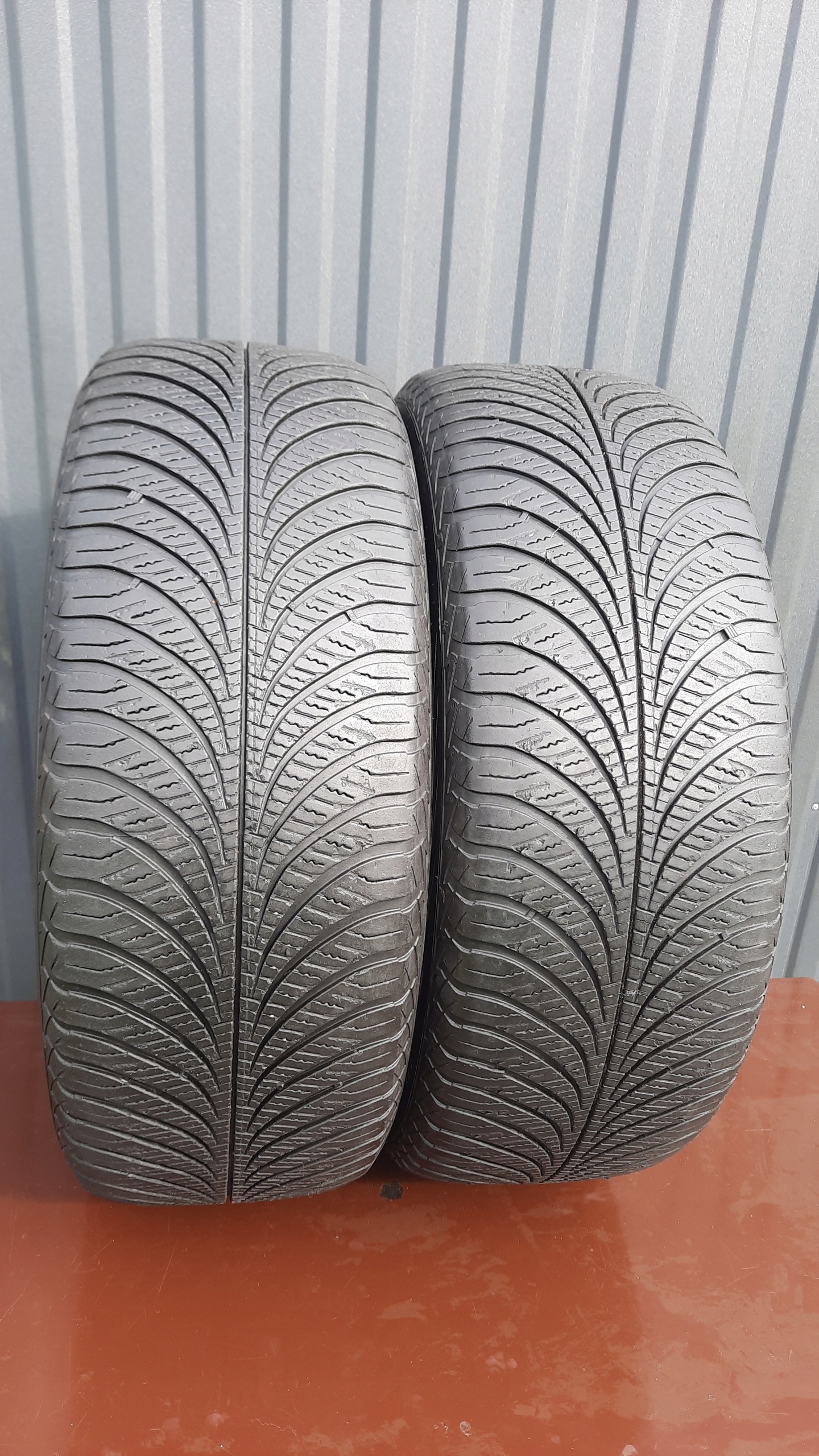2x 225 / 60R17 99V Goodyear Vector 4Seasons G2 5,7 мм