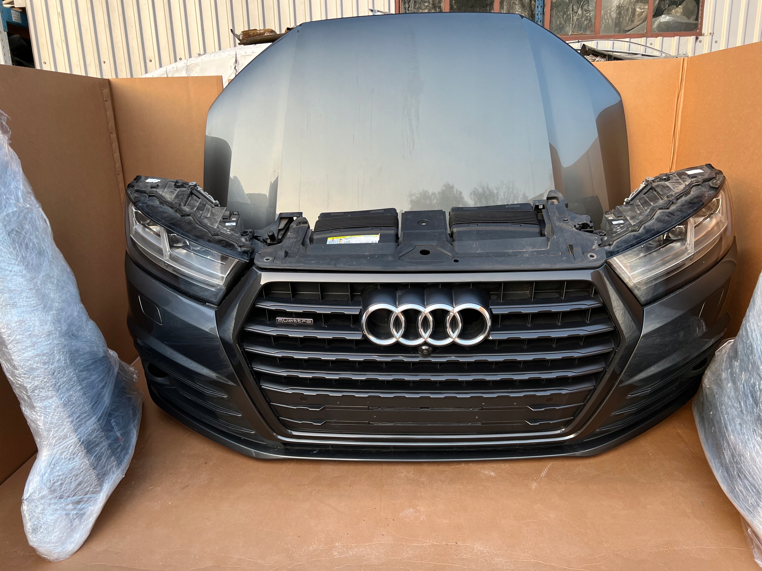 AUDI Q7 4m TDI S-LINE передня повна матриця LZ7S