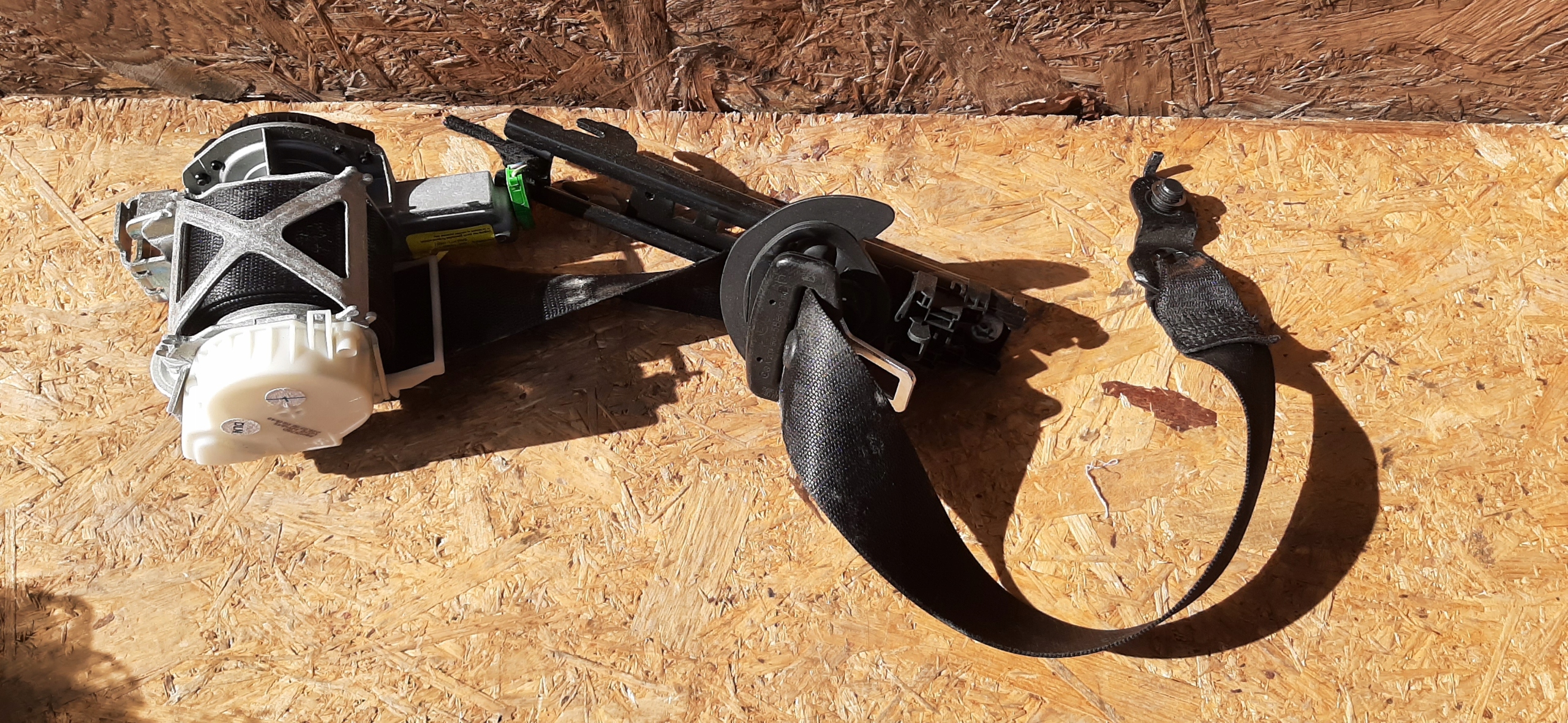 Pas Napinacz Prawy Mercedes W204 X204 GLK