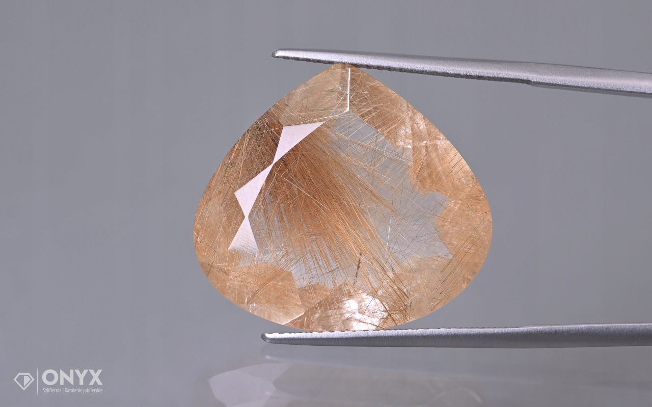 Křemen s rutilem fazetovaná slza 23x21 mm