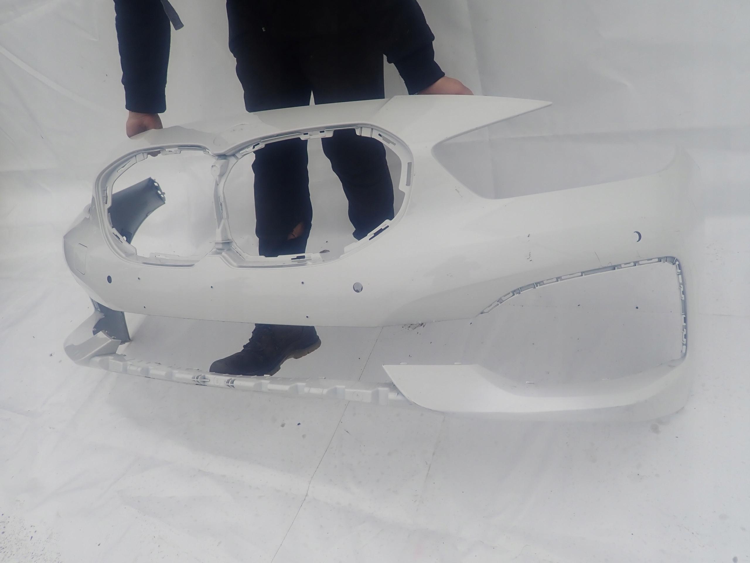 BMW 1 F40 19-> nárazník předek přední PDC