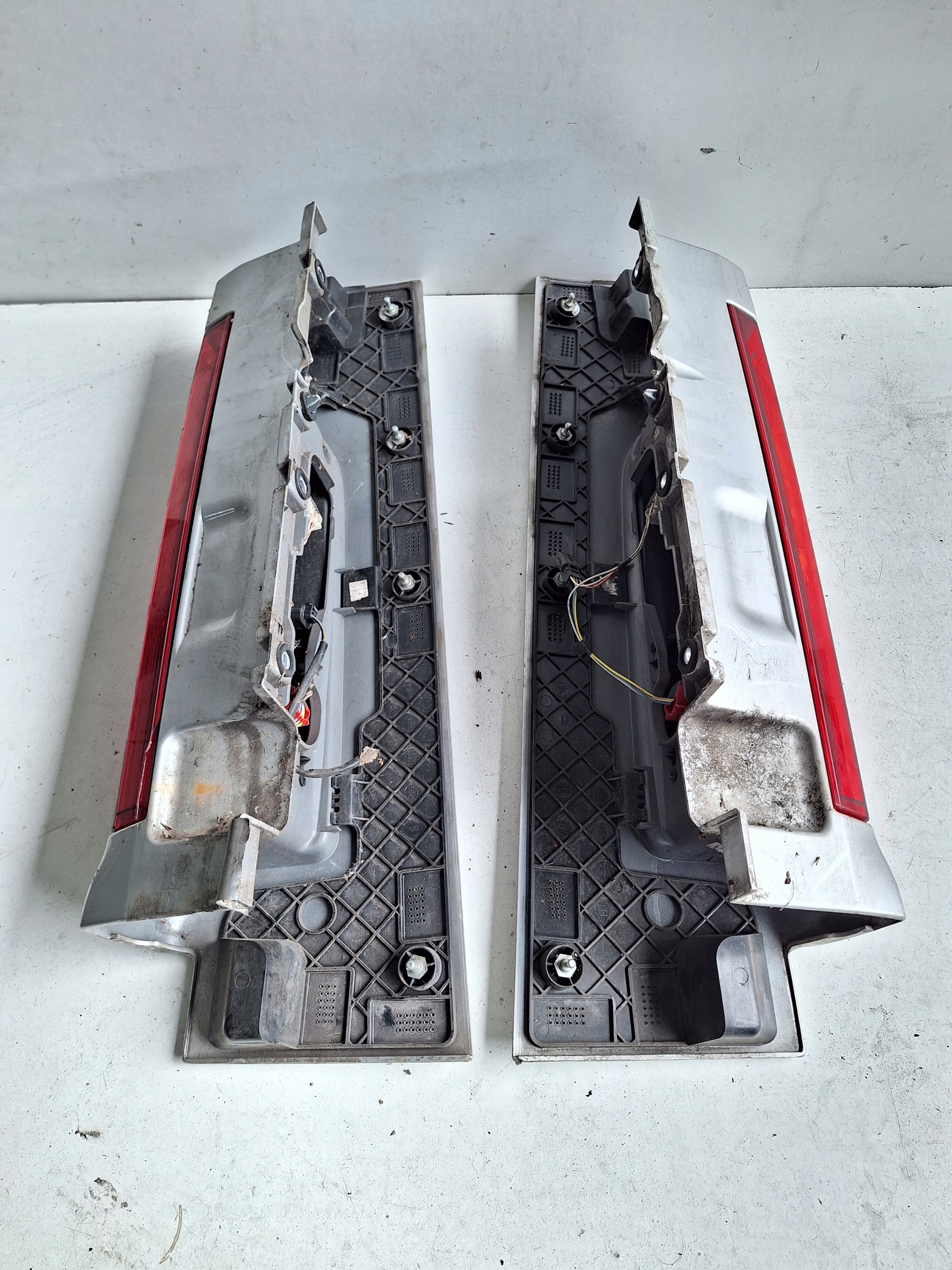 OPEL VIVARO B RENAULT TRAFIC III 14-19 light rear part left
