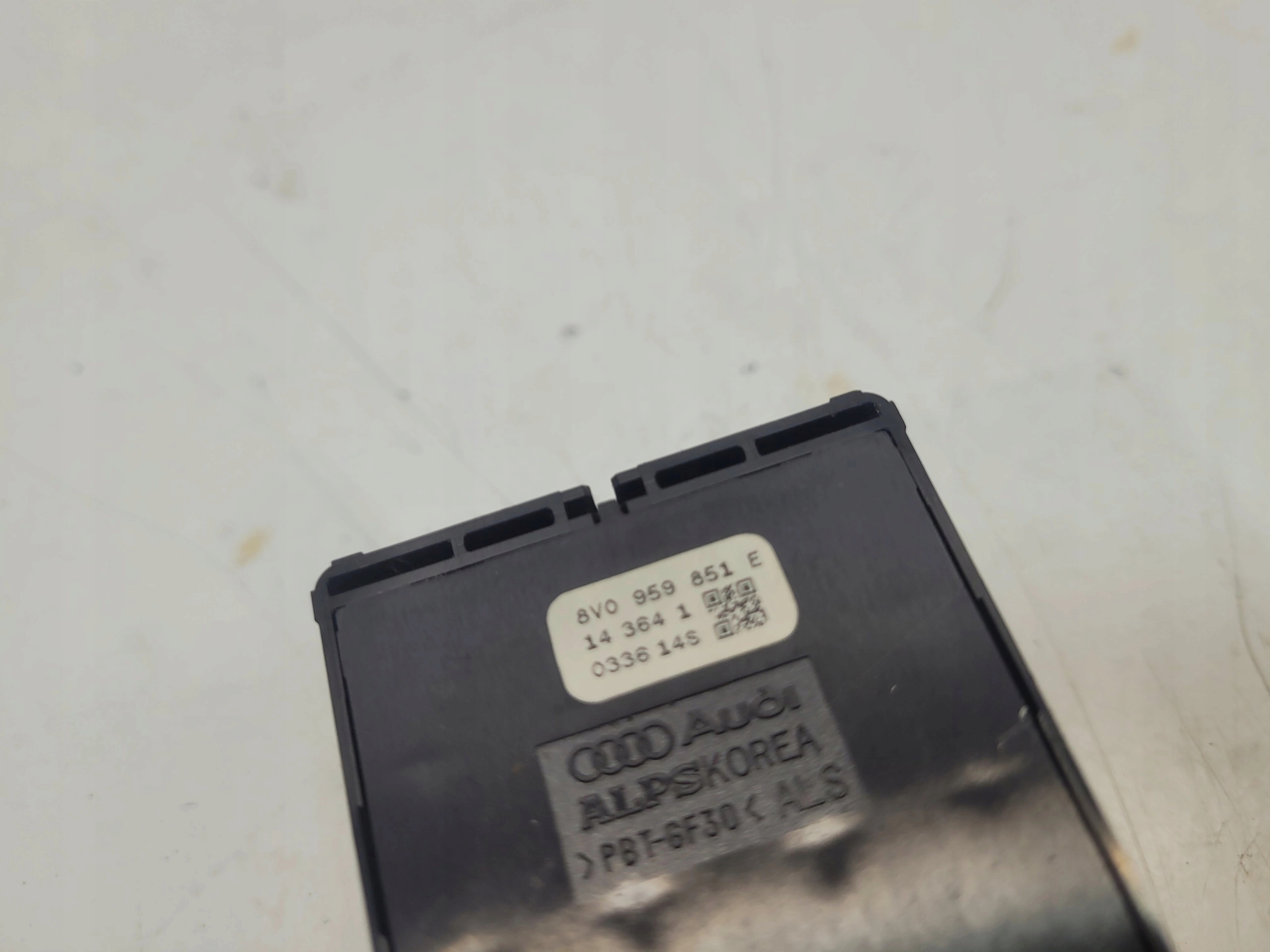 switch switch of the window CHROM AUDI A3 8V 8V0959851E