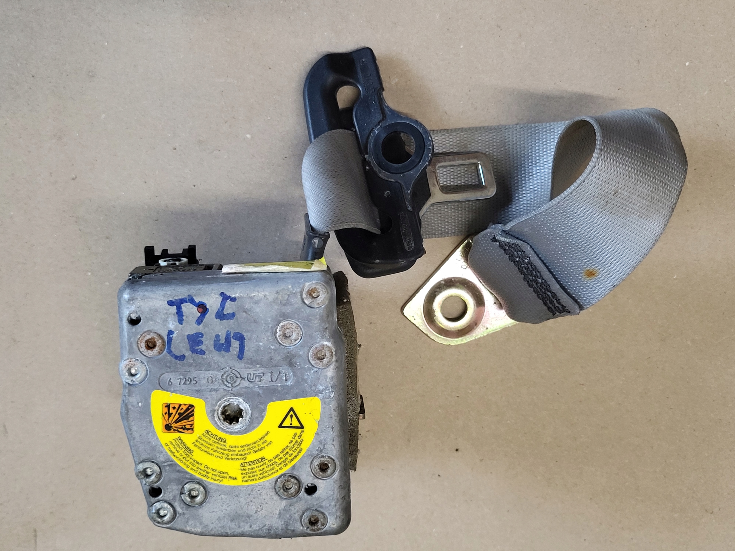 Gurten Sicherheits Spanner links heck MERCEDES S-KL W220 OE 2208601385 grau