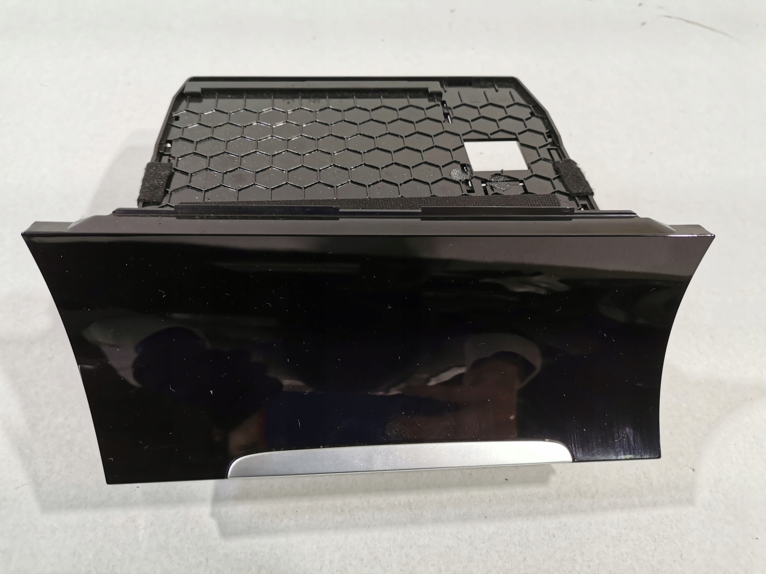 GOLF VII LIFT ПЕПЕЛЬНИЦА BLACK PIANO 5G1863391