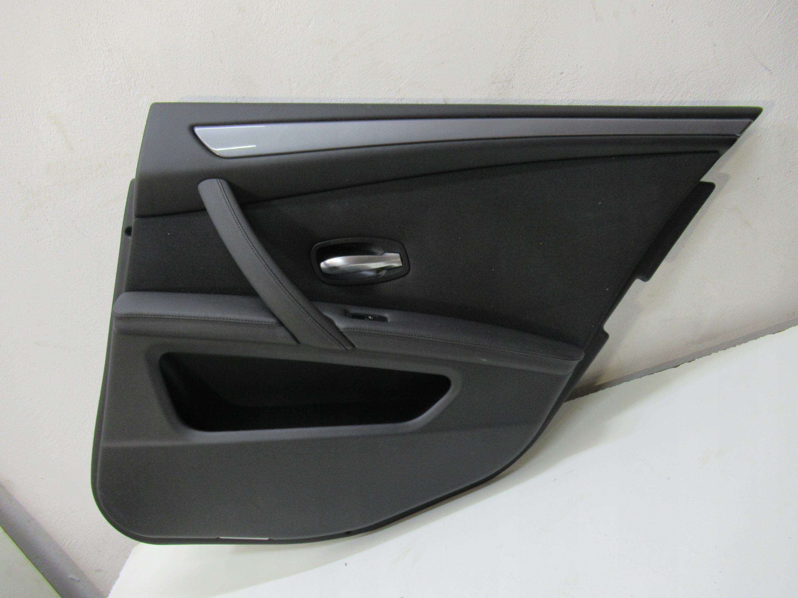 BMW E61 side upholstery door right rear part 07R EU