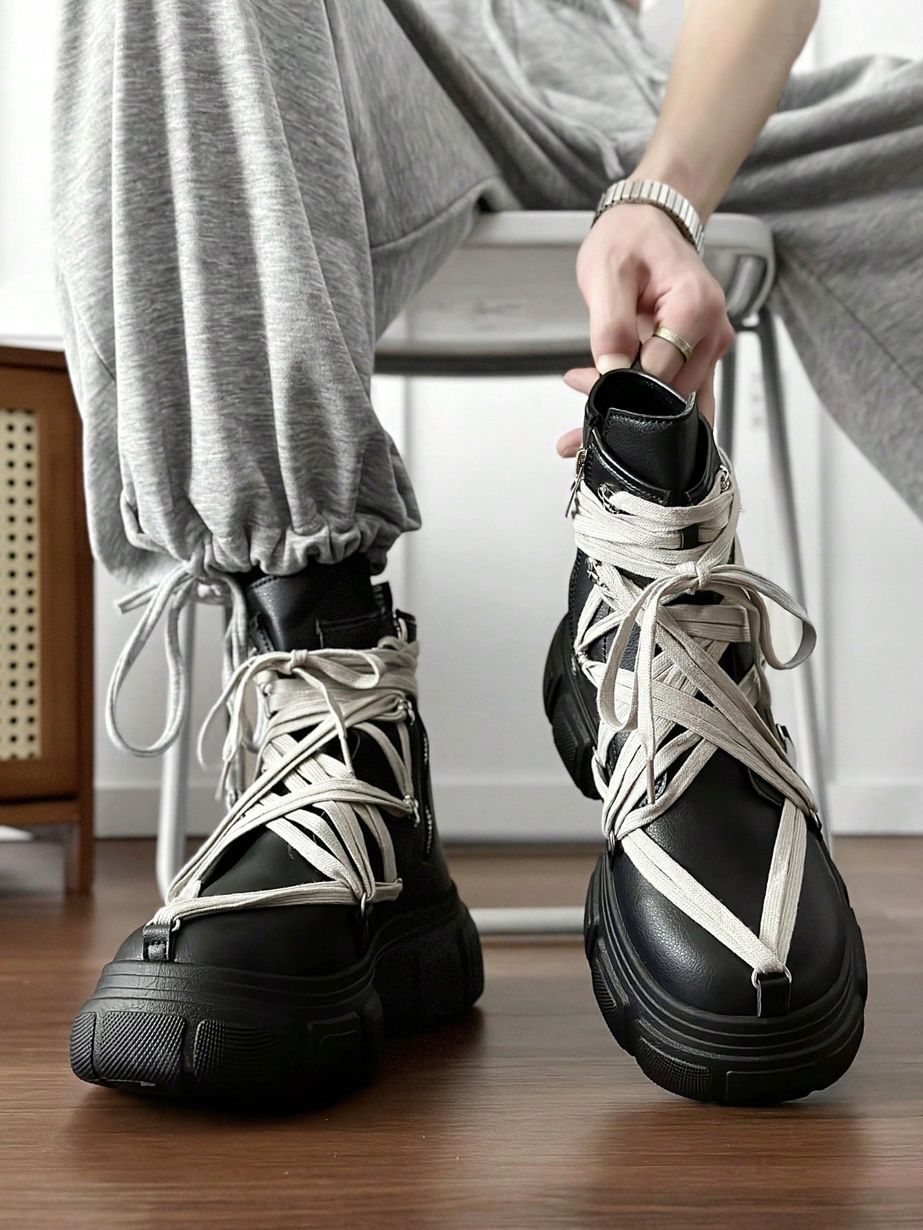 SHEIN CZARNE MASYWNE BUTY (44)