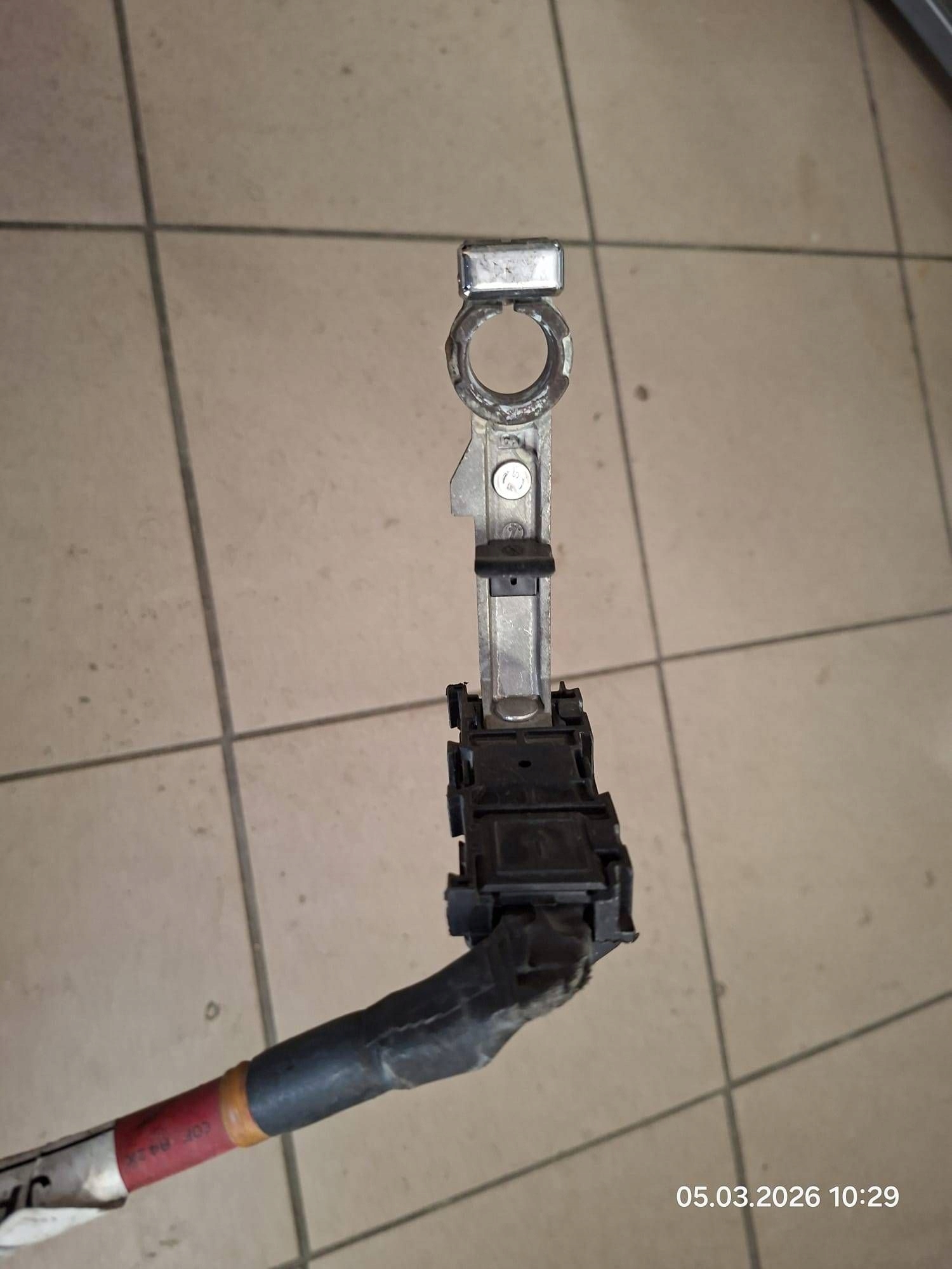 terminal plus Jaguar and-Pace J9D3-14N184-AC