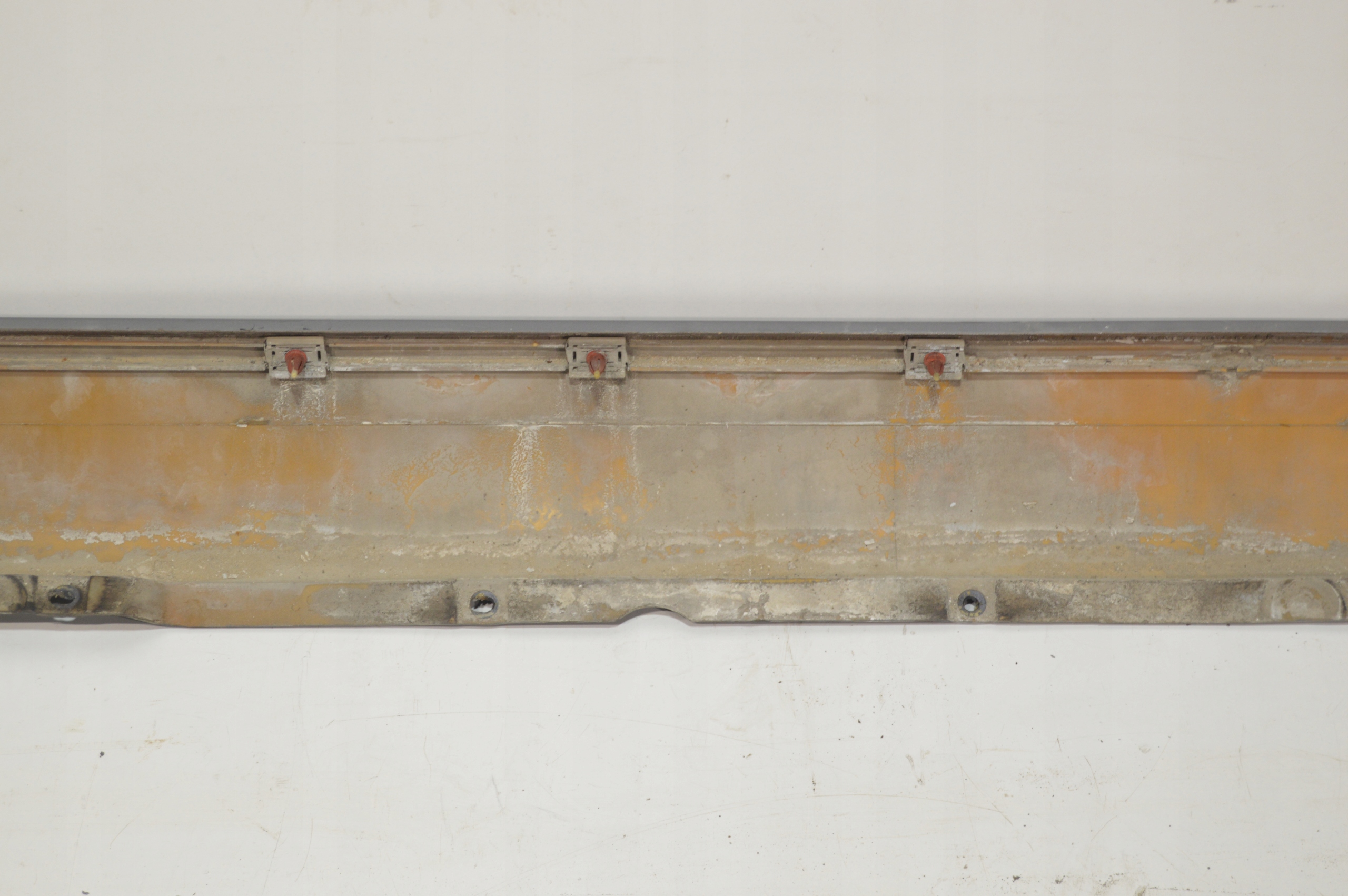 накладка порога правая порог MERCEDES W126 РЕСТАЙЛИНГ 1266905240