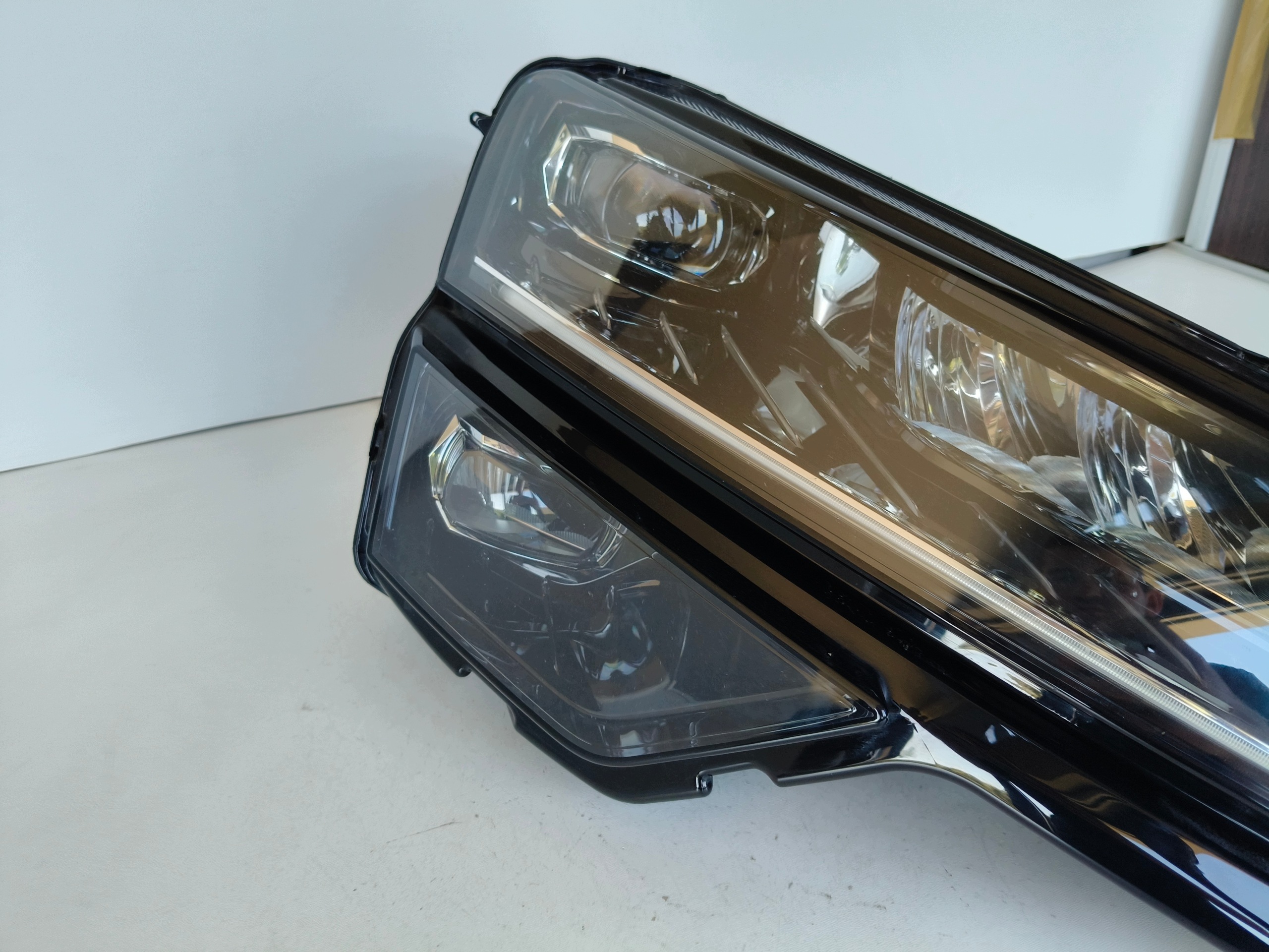 light right REFLEKTOR SKODA KAROQ 57A 17- FULL LED