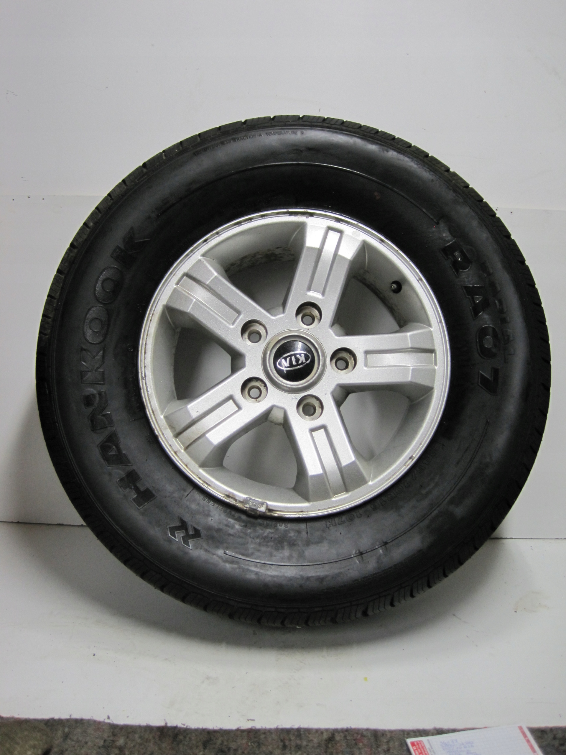 wheels discs tyres KIA SORENTO R16 M+S