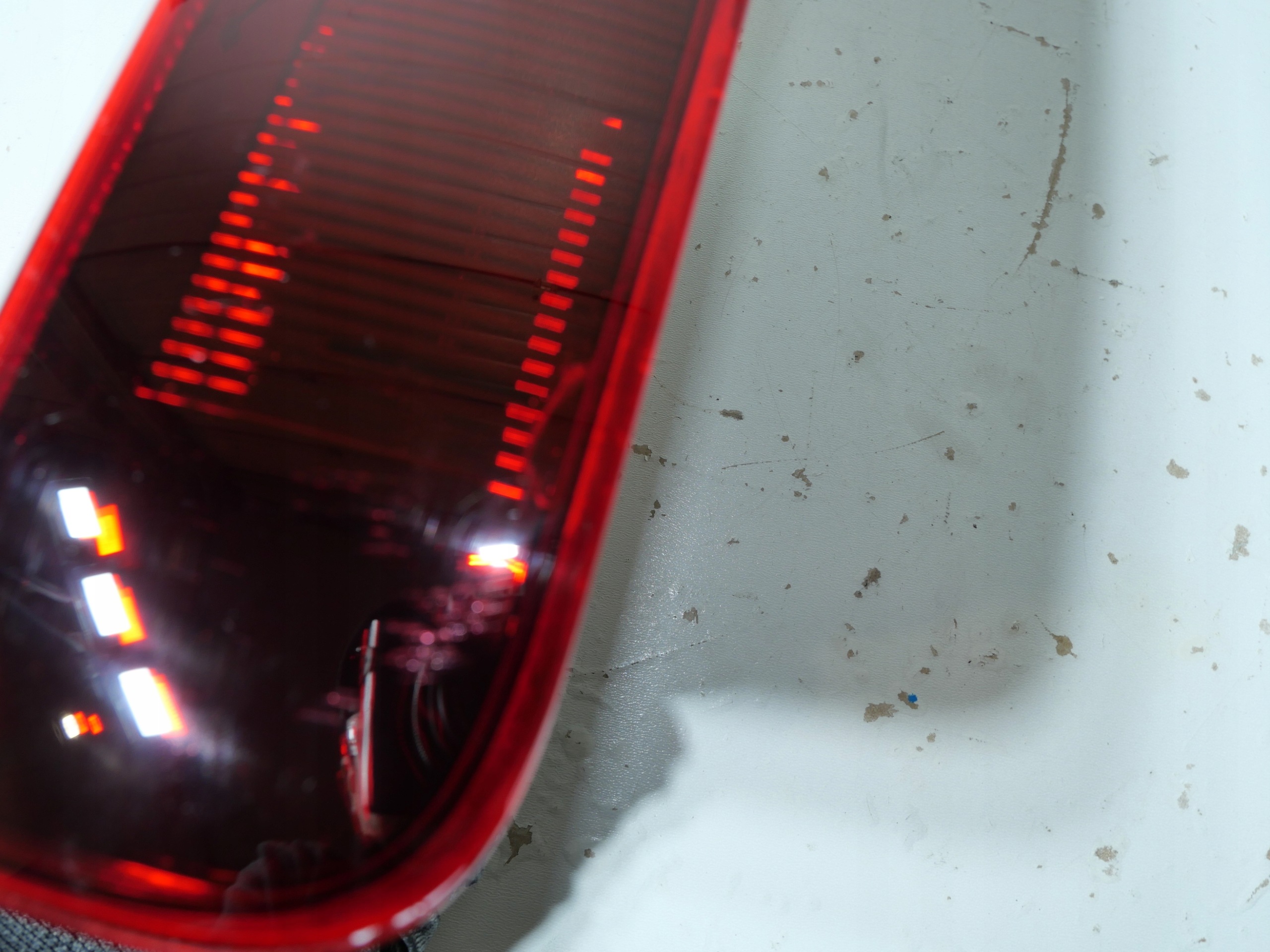 feu droit arrière VW CADDY IV 2K1945096