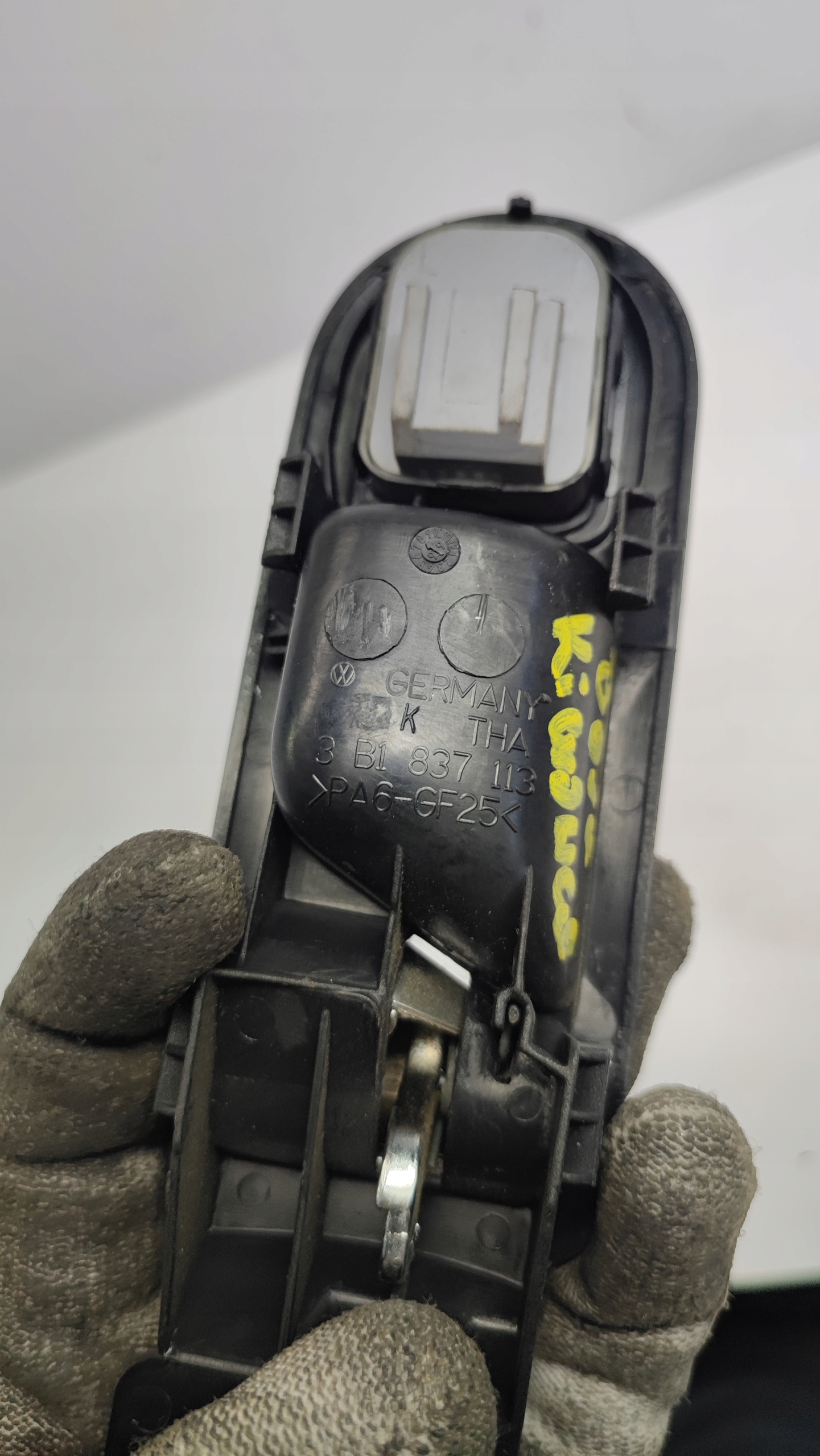 KLAMKA WEWNĘTRZNA LEWY PRZÓD VOLKSWAGEN BORA Wersja Europejska