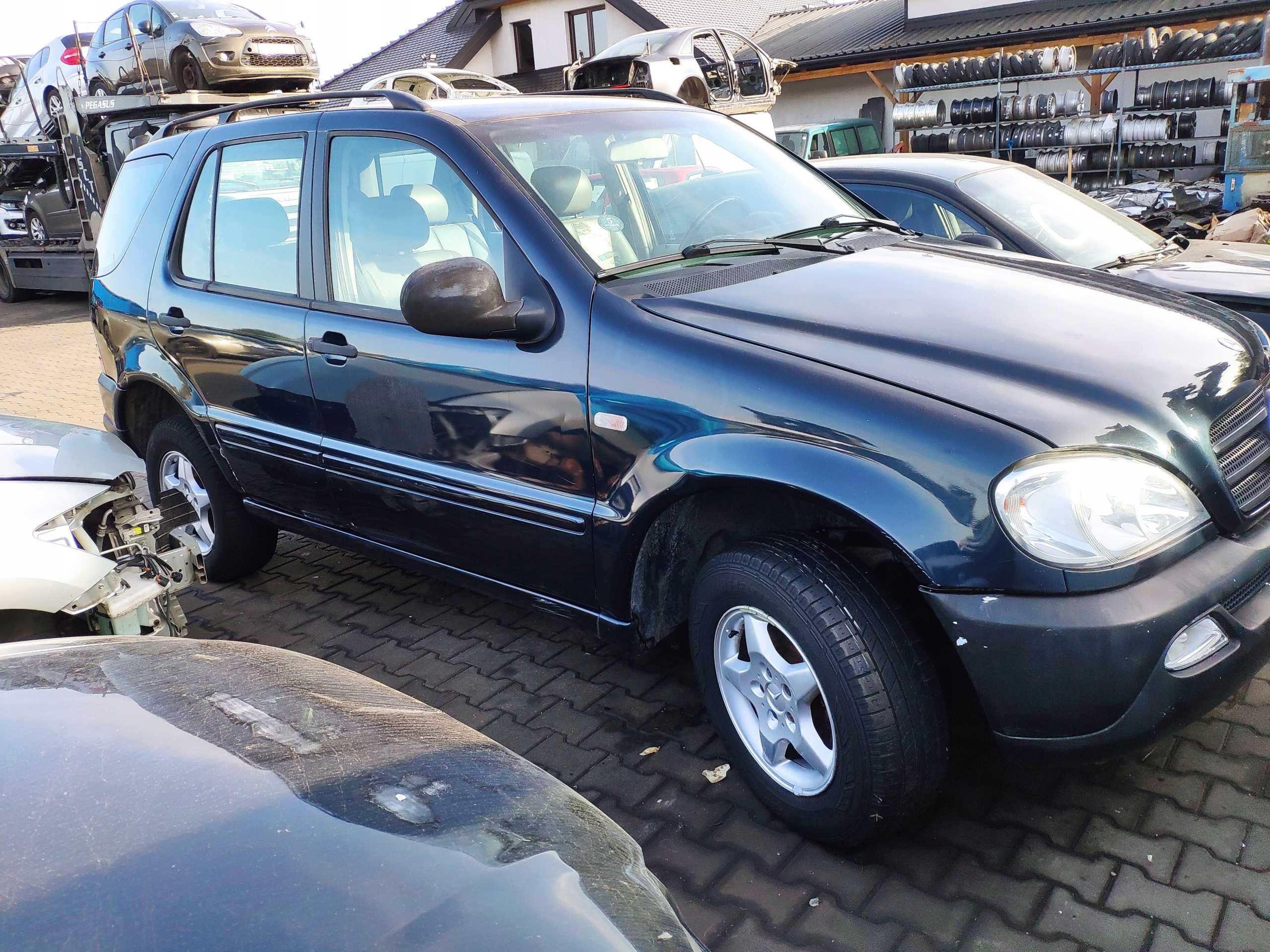 MERCEDES ML W163 Tür heck rechts 189