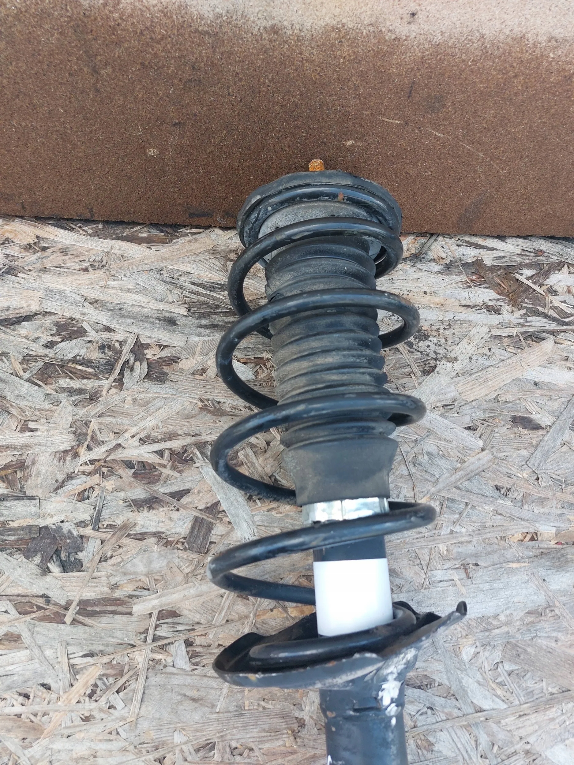 shock absorber front right Toyota Aygo and 06-14
