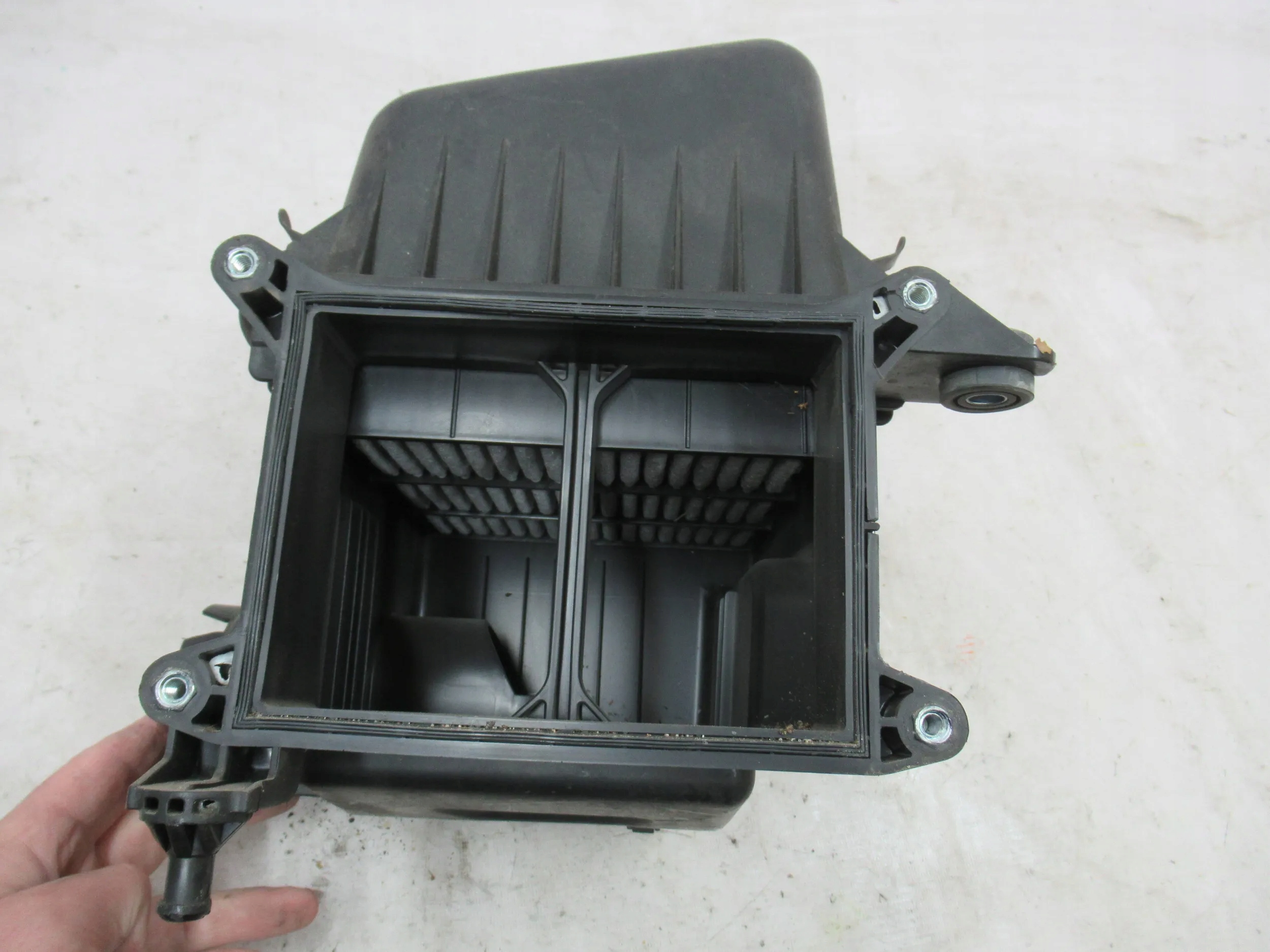 GEHÄUSE FILTER LUFT HYUNDAI I30 1.4 16V