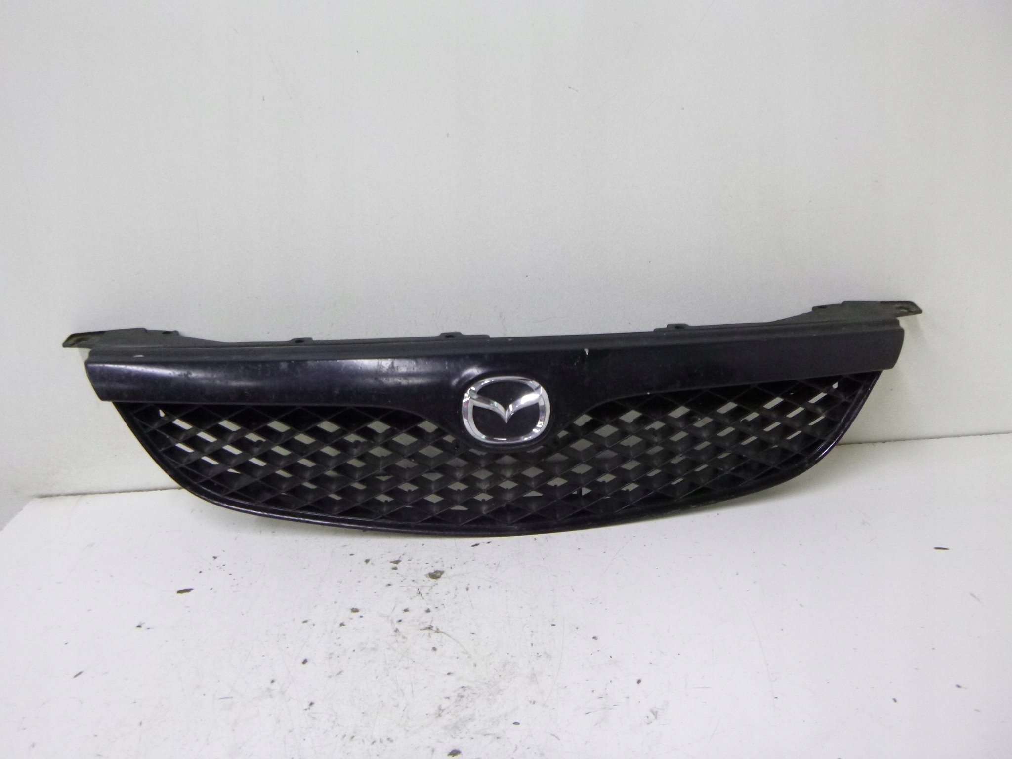Grill Grill Mazda 626 GF 1997 - 2000