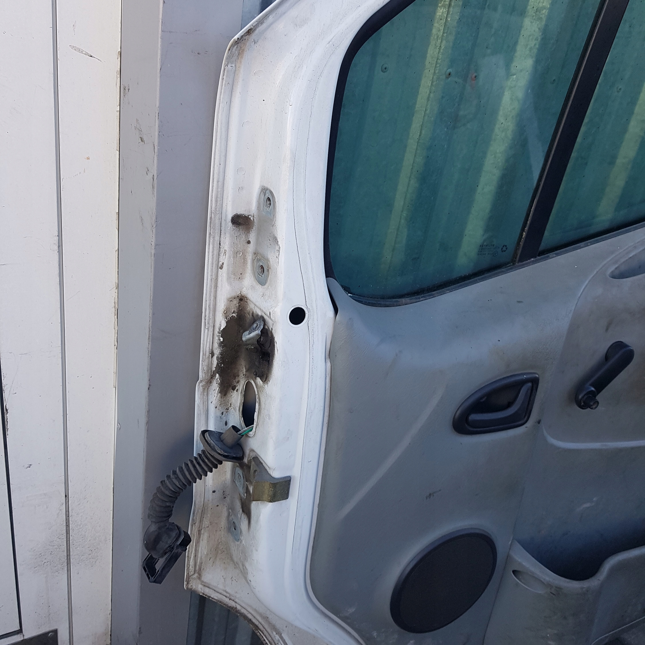 dveře pravý předek RENAULT TRAFIC 2