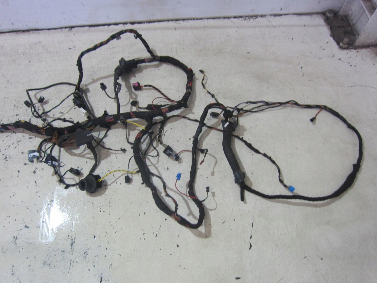 BMW X1 F48 bundle wiring electrical right rear part lights boot 6821864