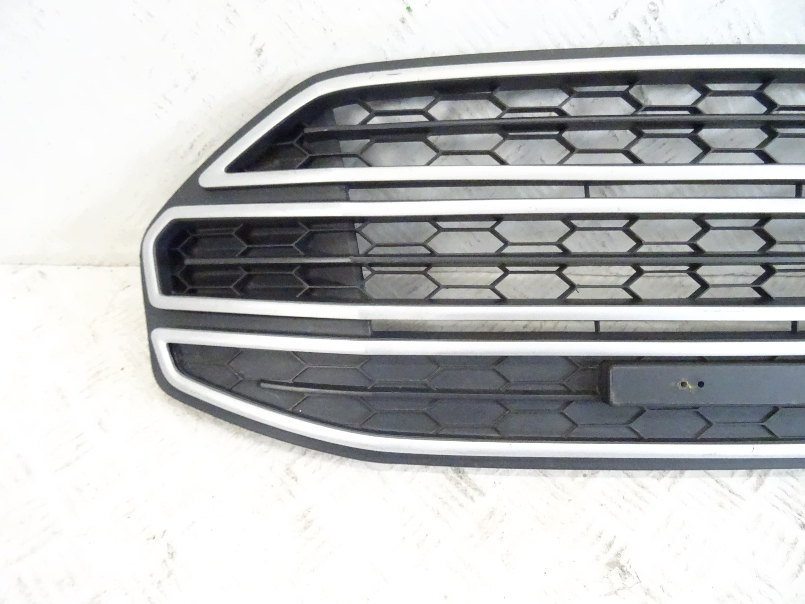 grill grille front FORD ECOSPORT MK2 CN15-17B968