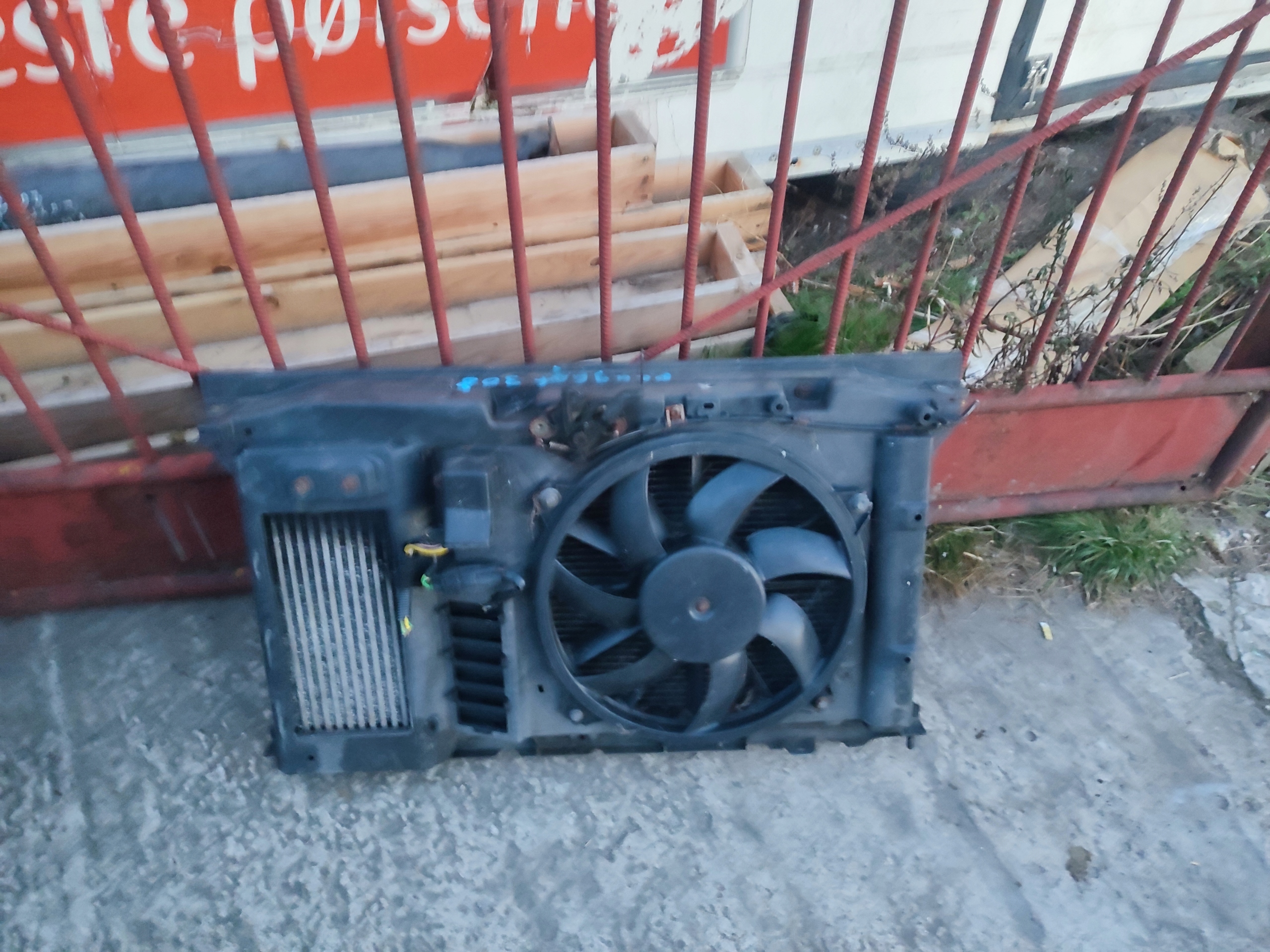 radiator fan support panel for radiators PEUGEOT 308