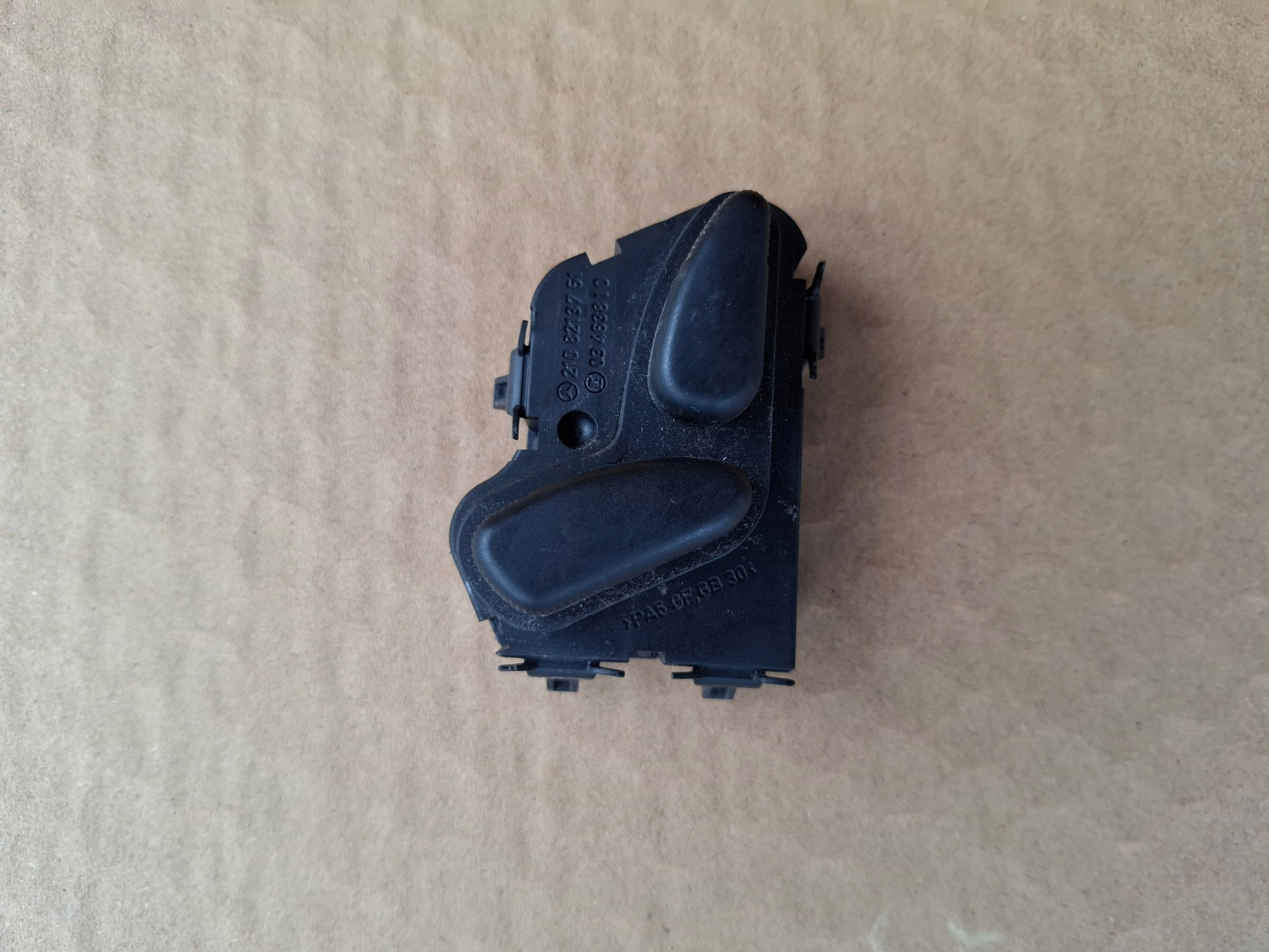 commandes siège gauche MERCEDES W203 2108213761