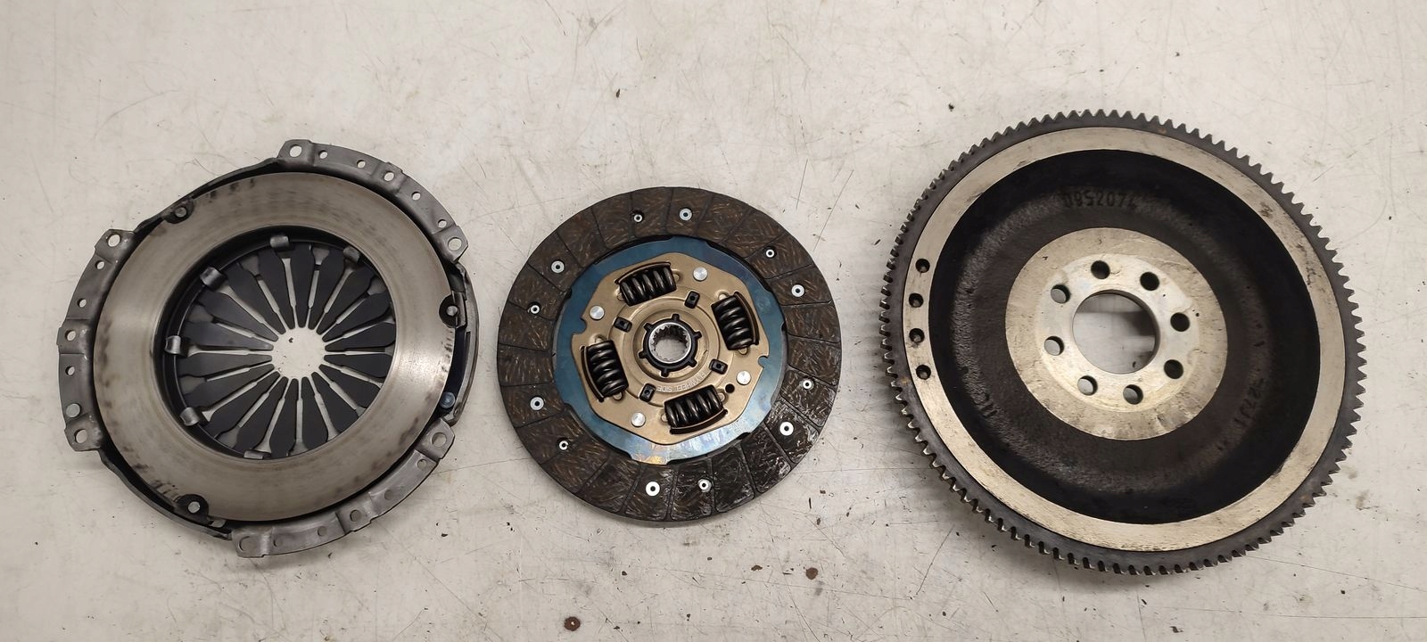 wheel flywheel clutch disc pressure plate Mini R50 1,6 16V