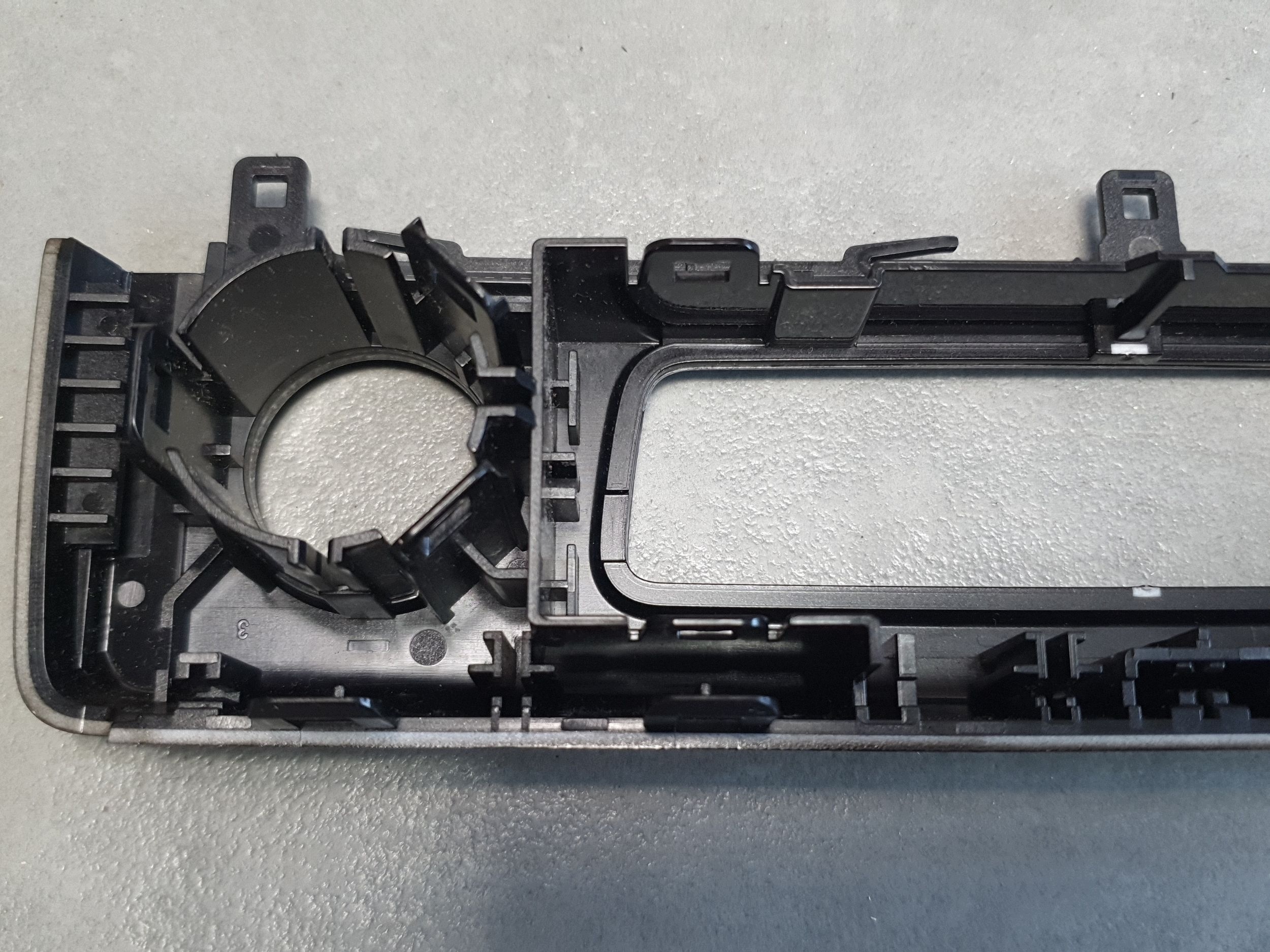 Audi SQ6 e-tron couverture console moyen 85E863263
