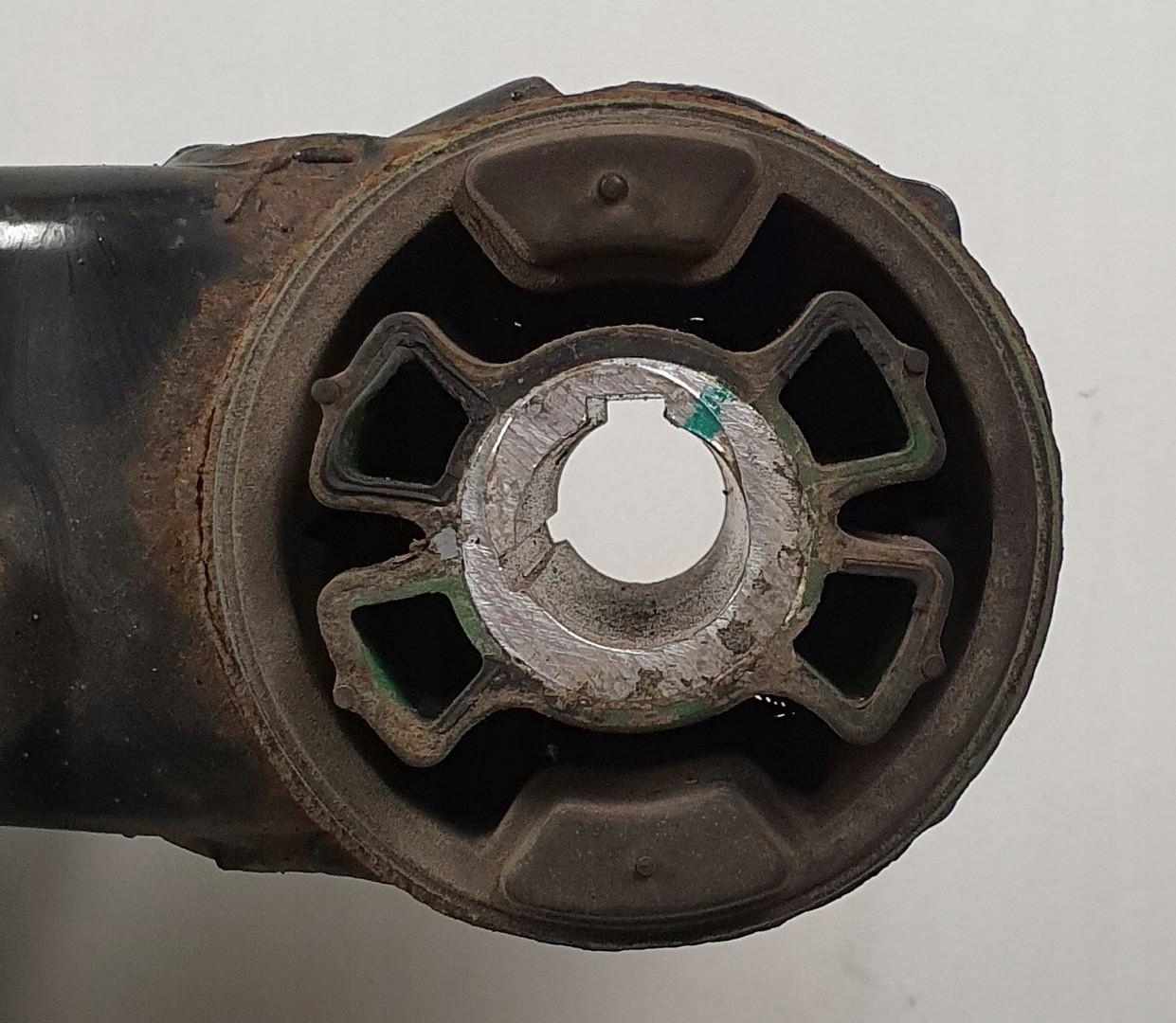 WÓZEK SANKI BELKA TRAWERS TYŁ DISCOVERY SPORT L550 Producent części Land Rover OE