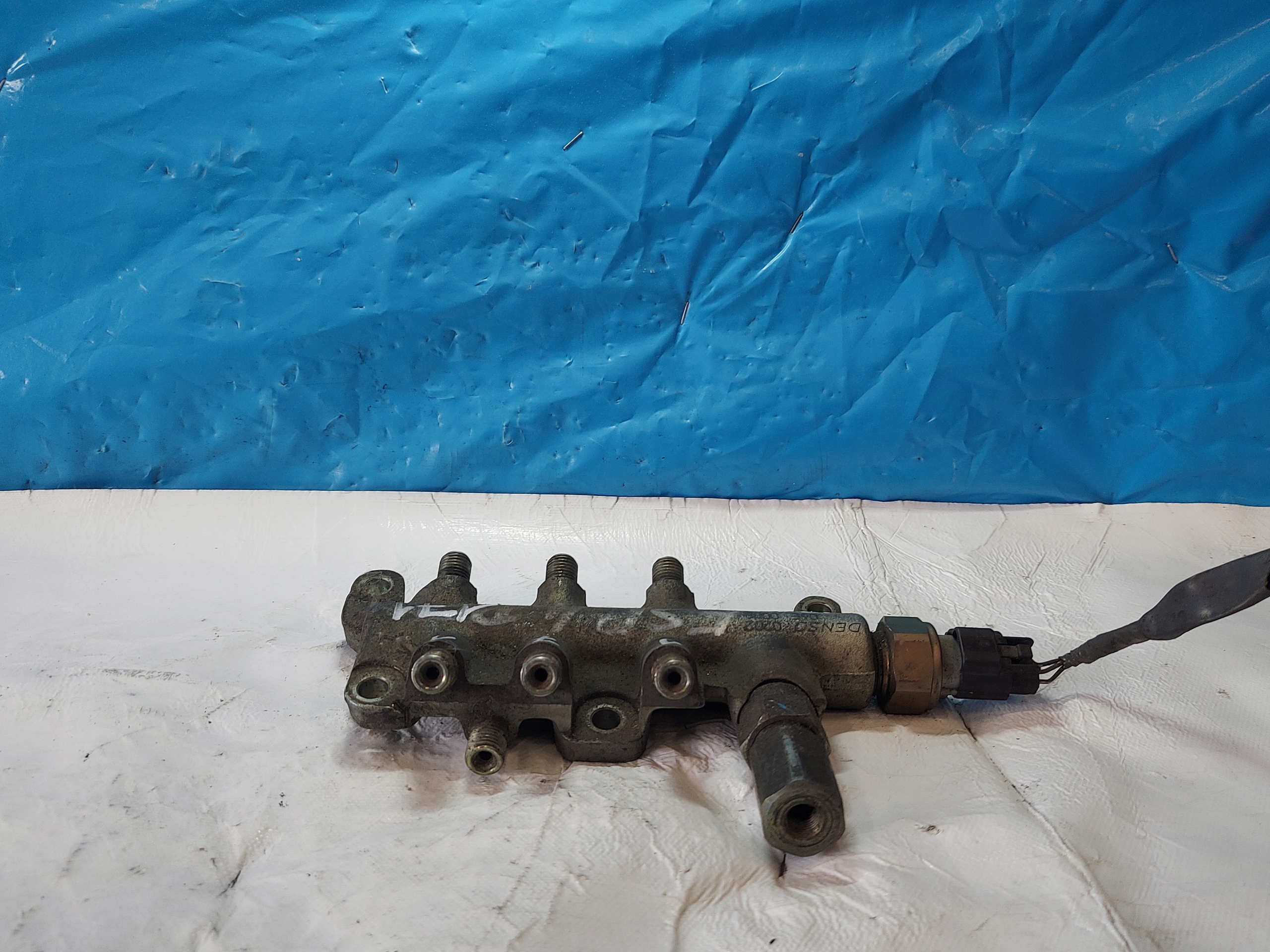 Rampe injection ESPACE IV 3.0 DCI 06E0008