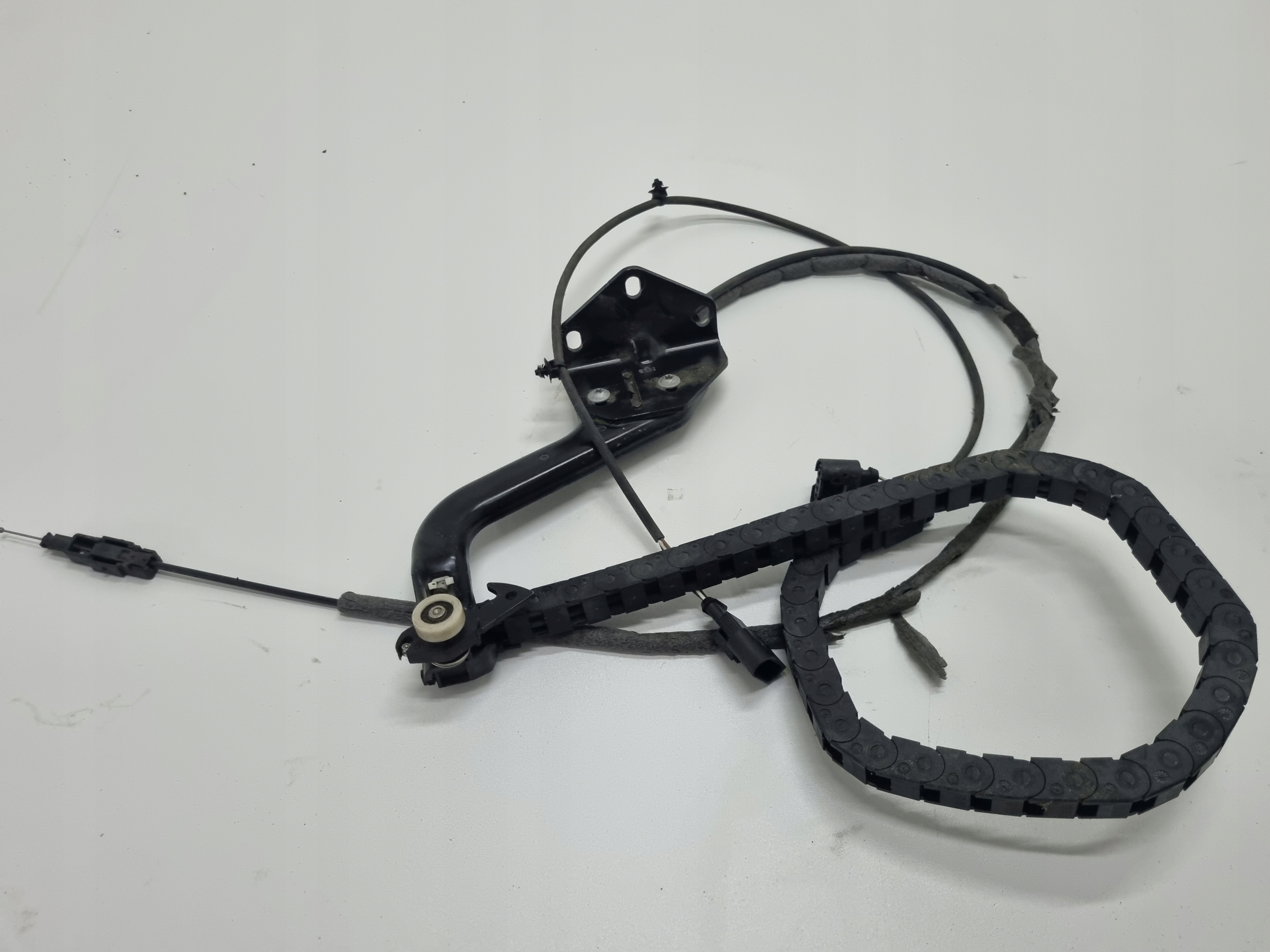 MB SPRINTER 906 РЕСТАЙЛІНГ НИЖНЯ РОЛИК ДВЕРІ РОЗСУВНИХ