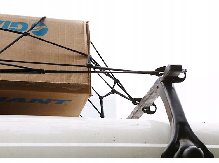 Elastyczna siatka z 12 hakami mocująca 75x90