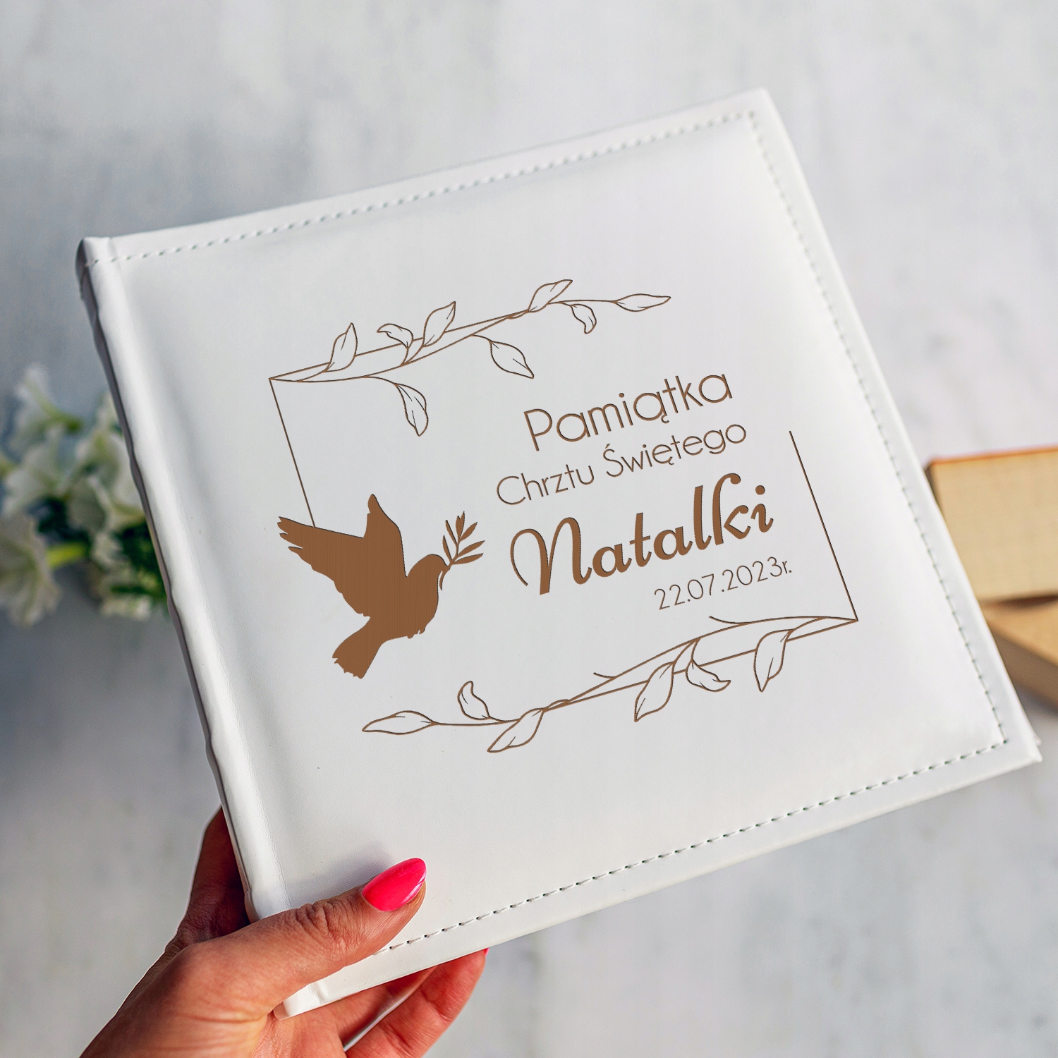PREZENT NA CHRZEST ALBUM NA ZDJĘCIA PAMIĄTKA CHRZTU ŚWIĘTEGO ALBUM GRAWER Producent Inna
