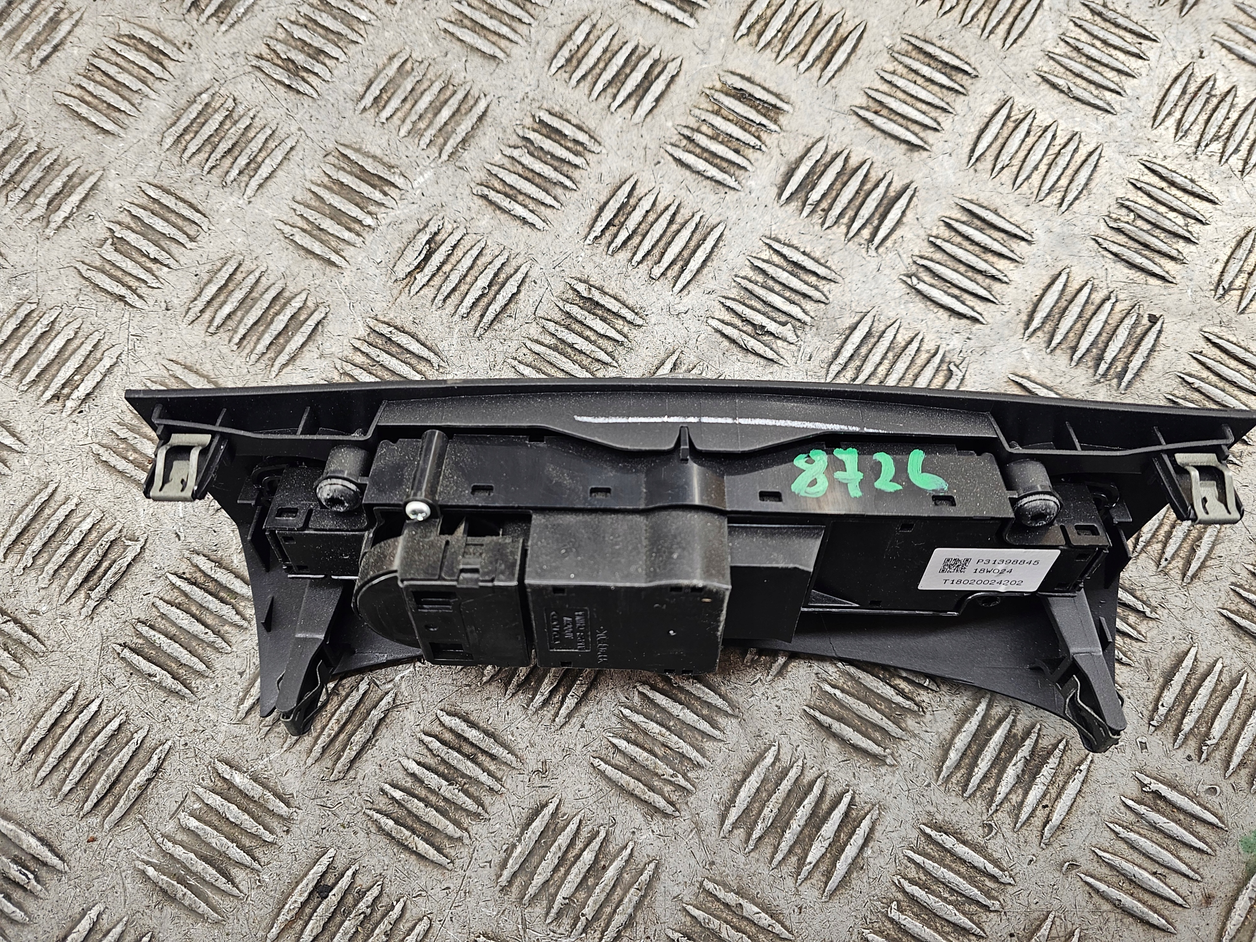 control panel radia button of warning lights Volvo V90 XC60 P31398845