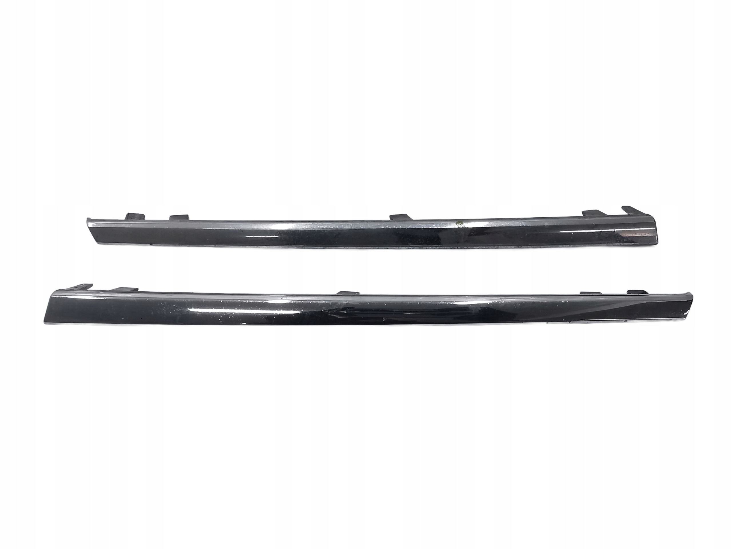 moulding GRILLA left right MERCEDES W204 / 245200005 / 245200006