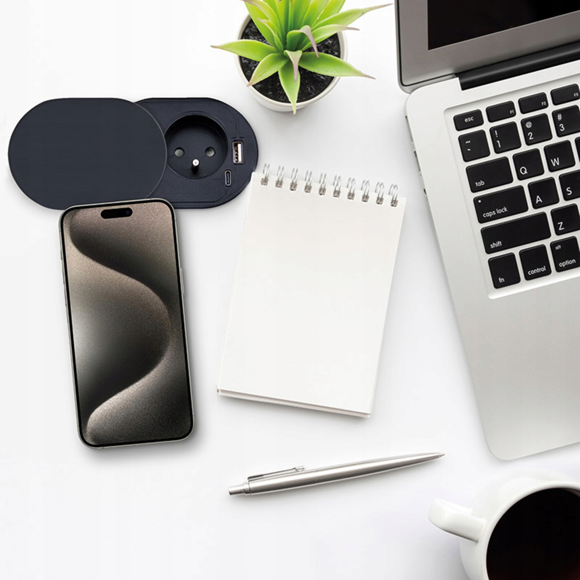 Solight vestavná zásuvka 230V Usb A+c Pd 20W, posuvné víčko, černá, 2m