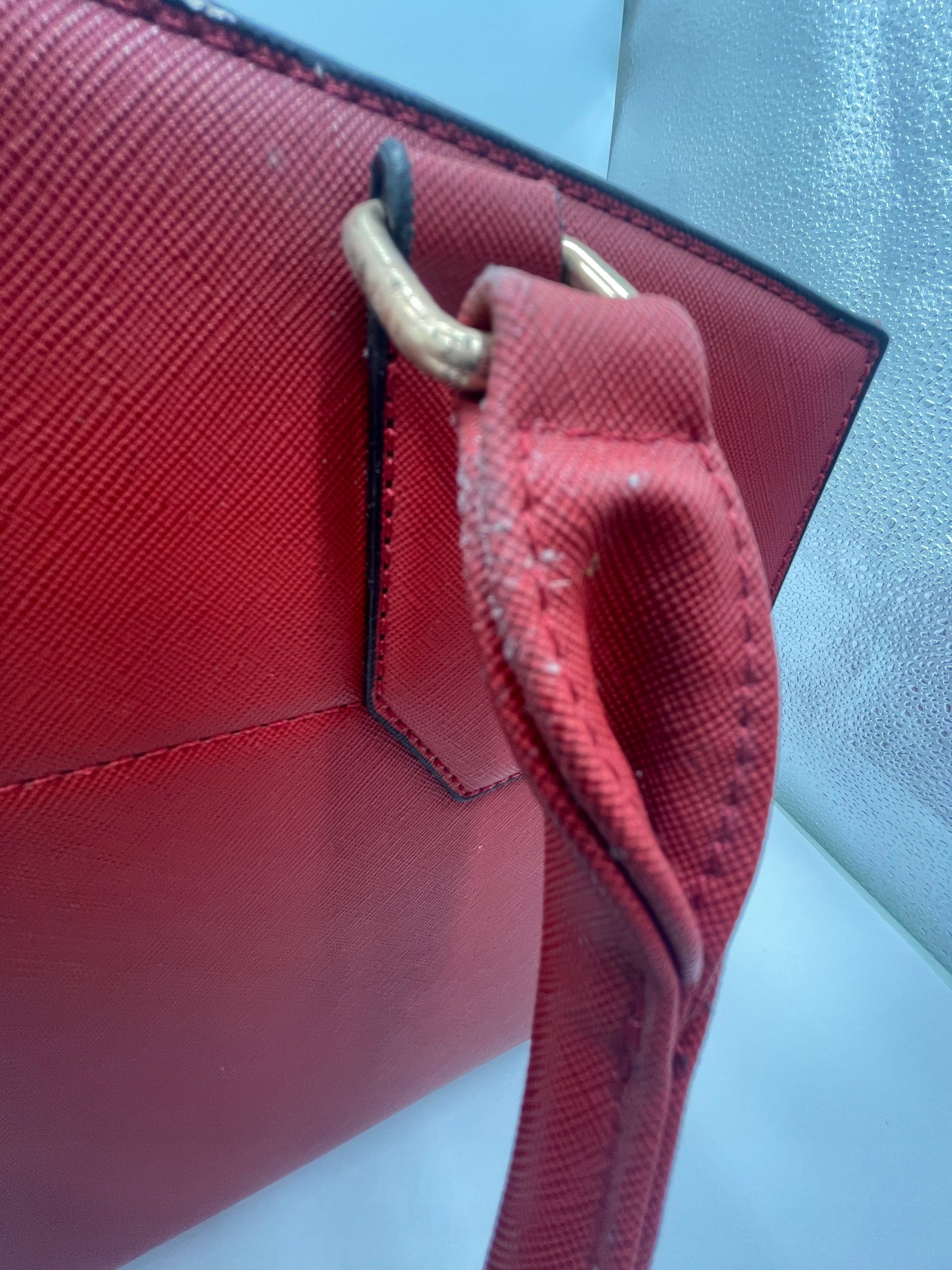 PIĘKNA ELEGANCKA TORBA A4 SZTYWNA CZERWONA KLASYK Kod producenta DD