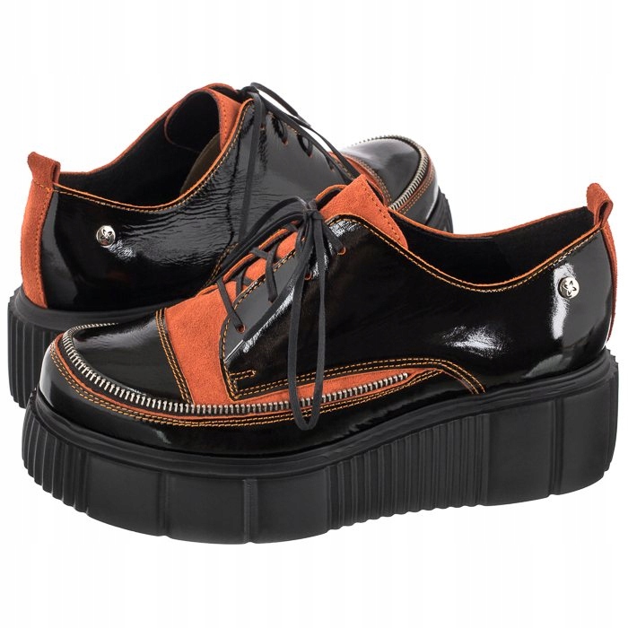 Dámské polobotky na platformě Maciejka Černé lakované 05740