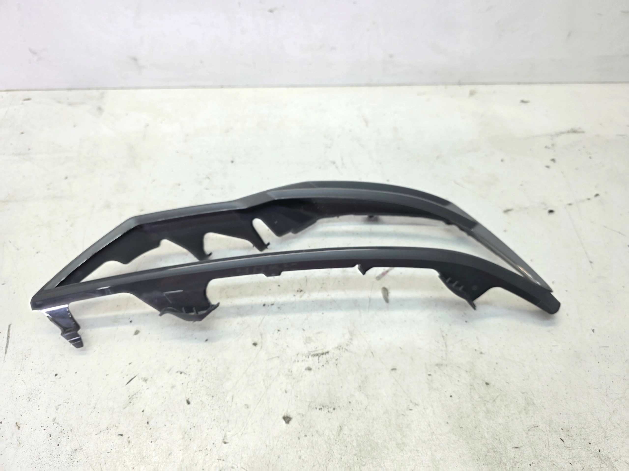 frame inner KLOSZA right front AUDI A6 C8 HELLA 217295-02R