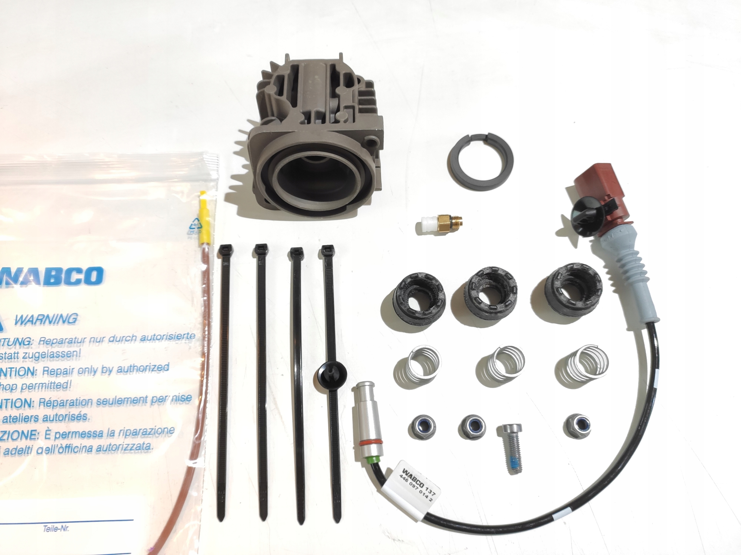 AUDI ALLROAD C6 KOMPRESOR ZESTAW NAPRAWCZY CZUJNIK Part number 4F0616005
