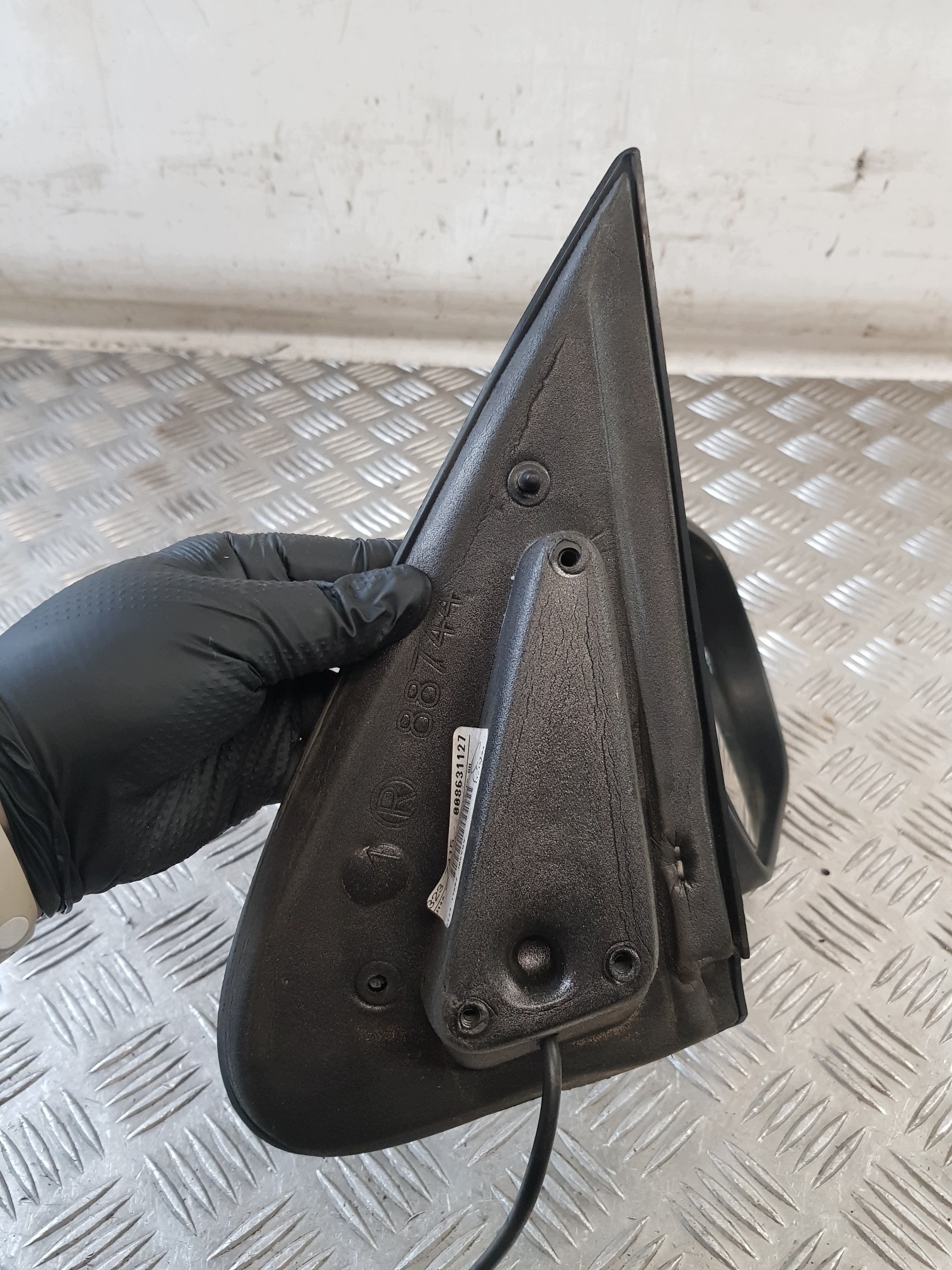 mirror right 3 PIN MAZDA TRIBUTE 2005r