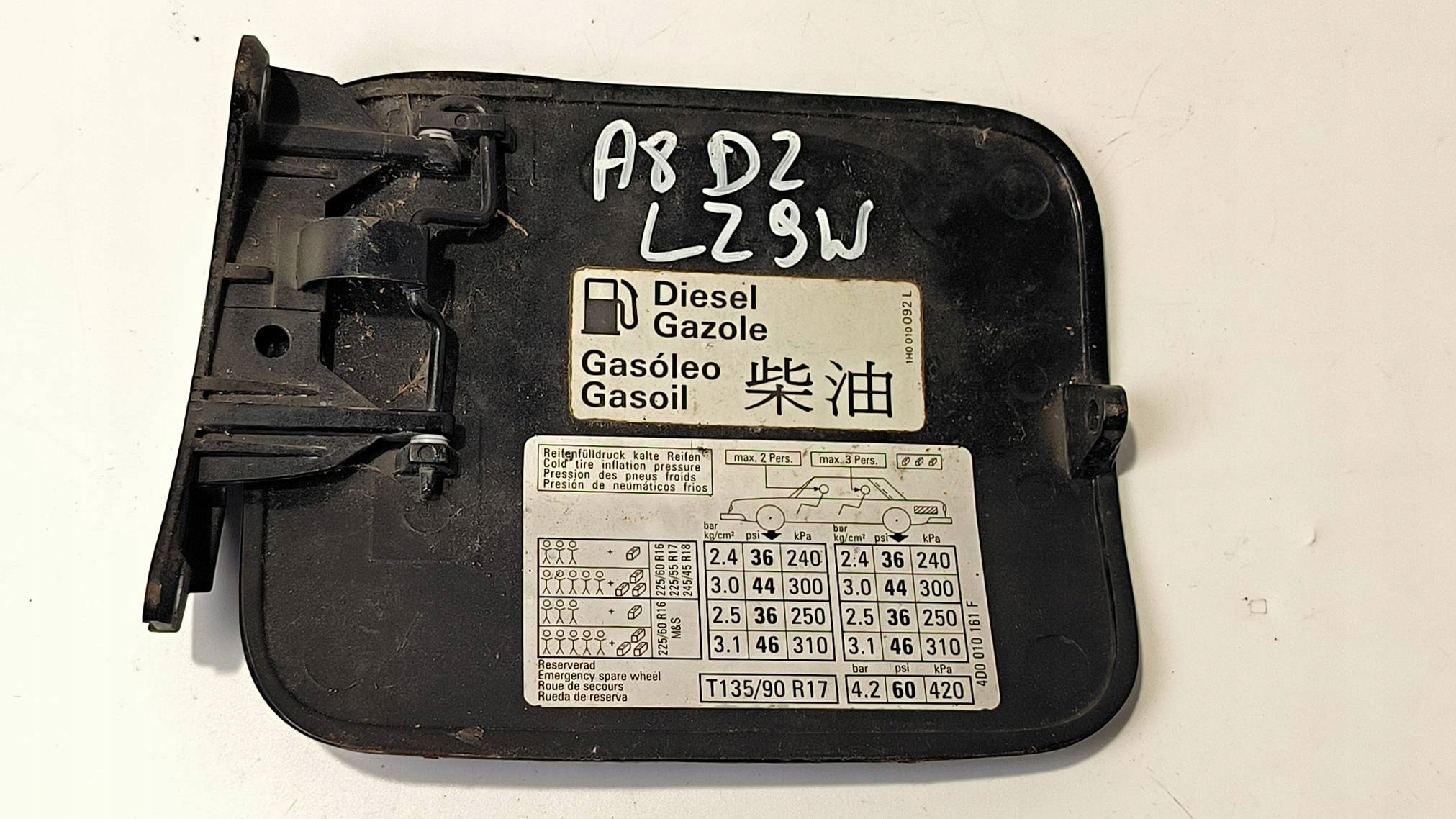 Tankklappe des Kraftstoffsbehälters schwarze 1H0010092L AUDI A8 D2