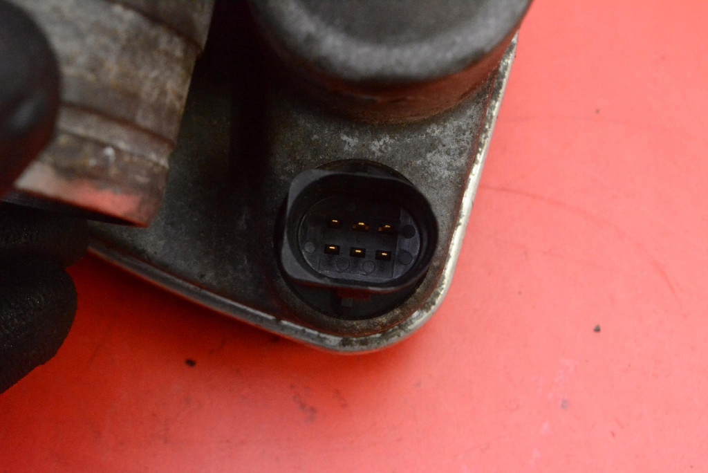 Valvola a farfalla 06F133062 VW PASSAT B6 2.0 FSI 150 KM 05-10