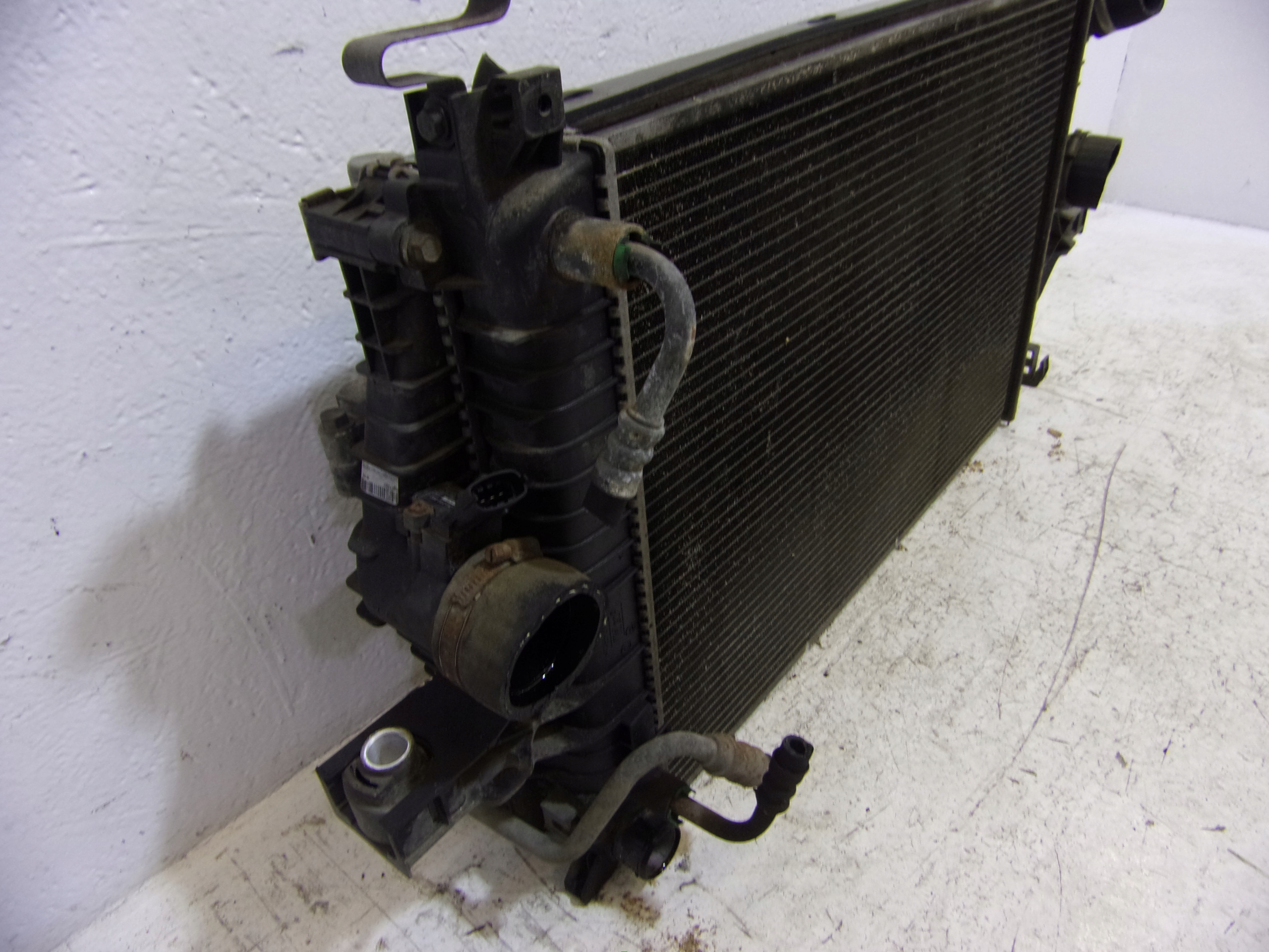 KOMPLET Radiateur VOLVO S80 2.4 D 30676414 30645152