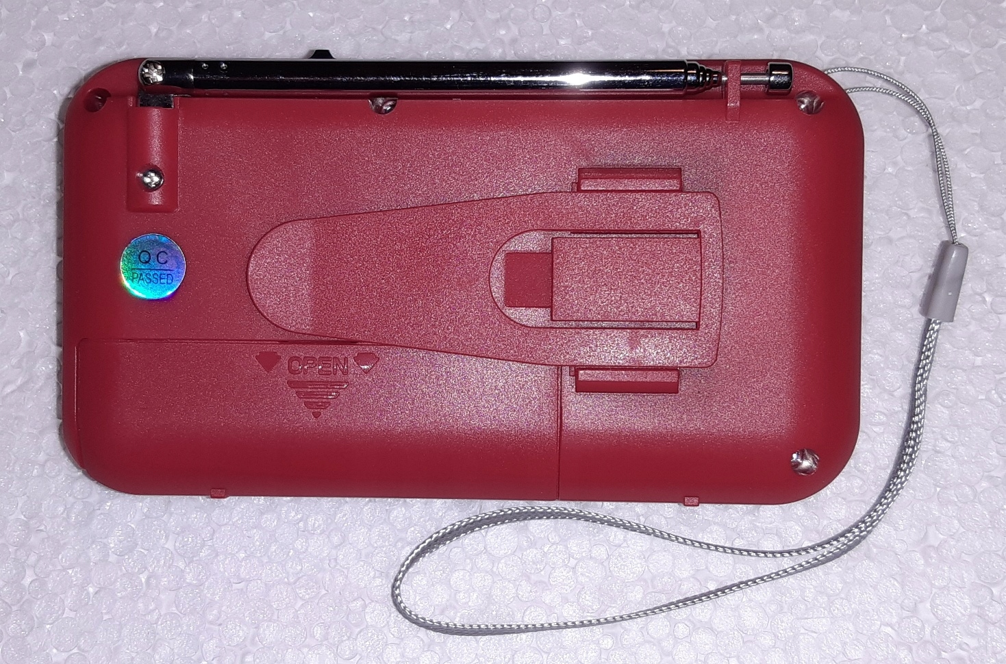 MAŁE RADIO PRZENOŚNE FM z USB SD MP3 + AKUMULATOR Kolor biały