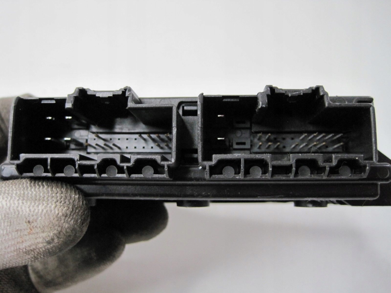 Moduł sterownik klapy Hyundai Tucson IV 81870-N7101 Kod producenta 81870-N7101