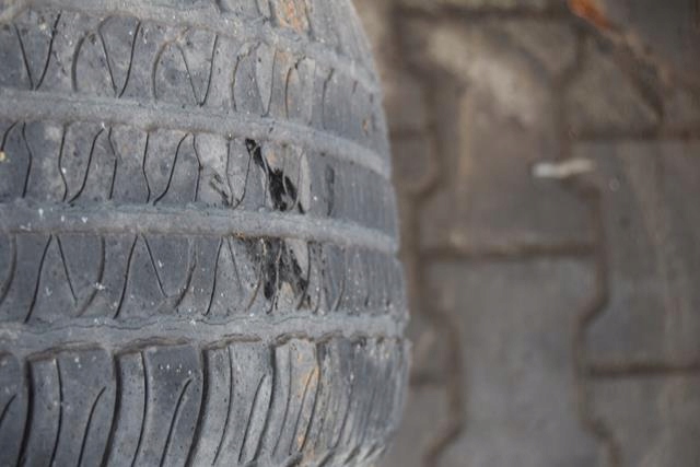 KOŁA FELGI JEEP GRAND CHEROKEE WK R17 1BN34TRMAA Rodzaj opon Całoroczne