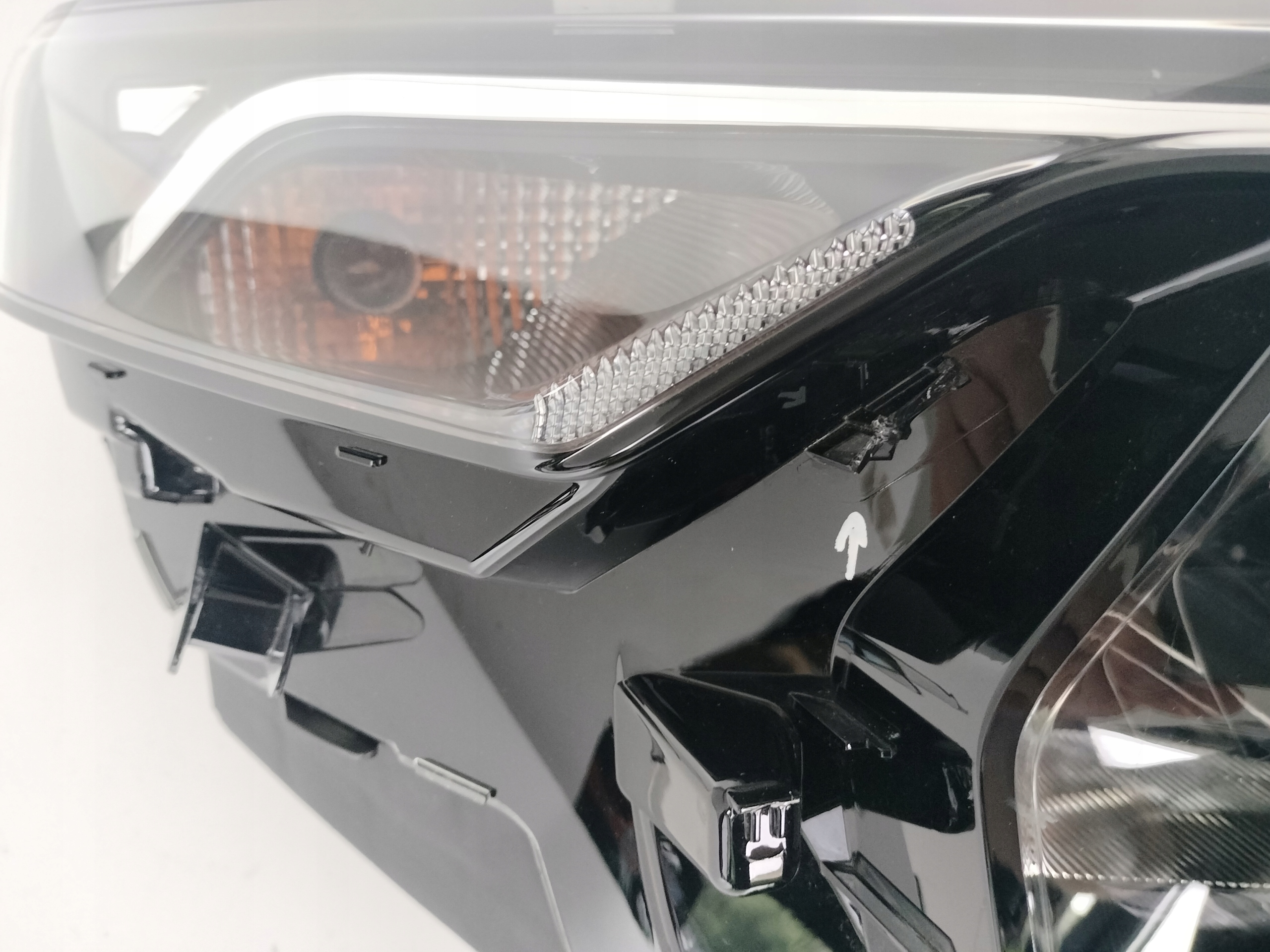 Licht rechts REFLEKTOR FORD TRANSIT COURIER 24