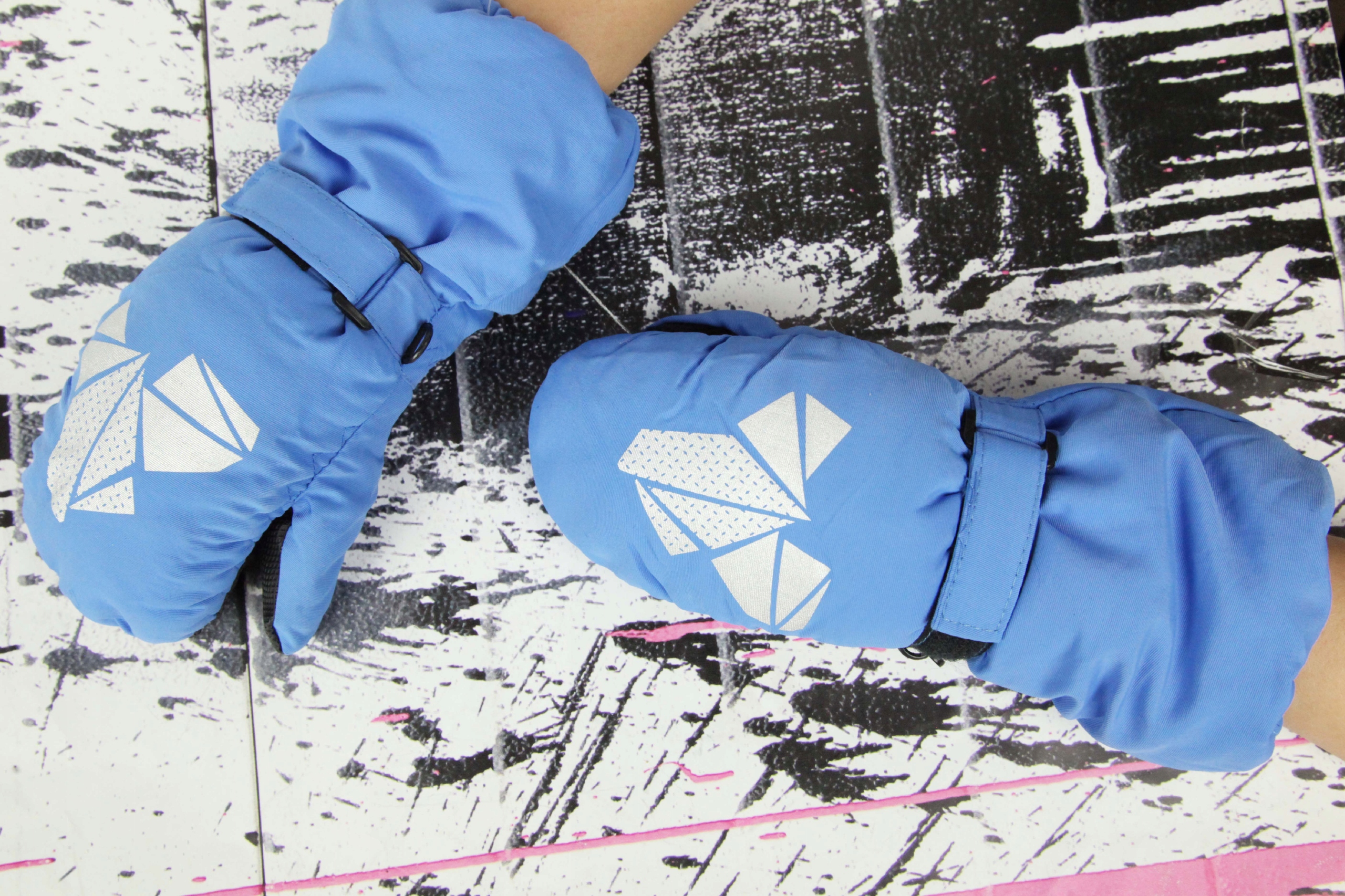 RĘKAWICZKI ZIMOWE DZIECIĘCE EAN (GTIN) 5904302106369